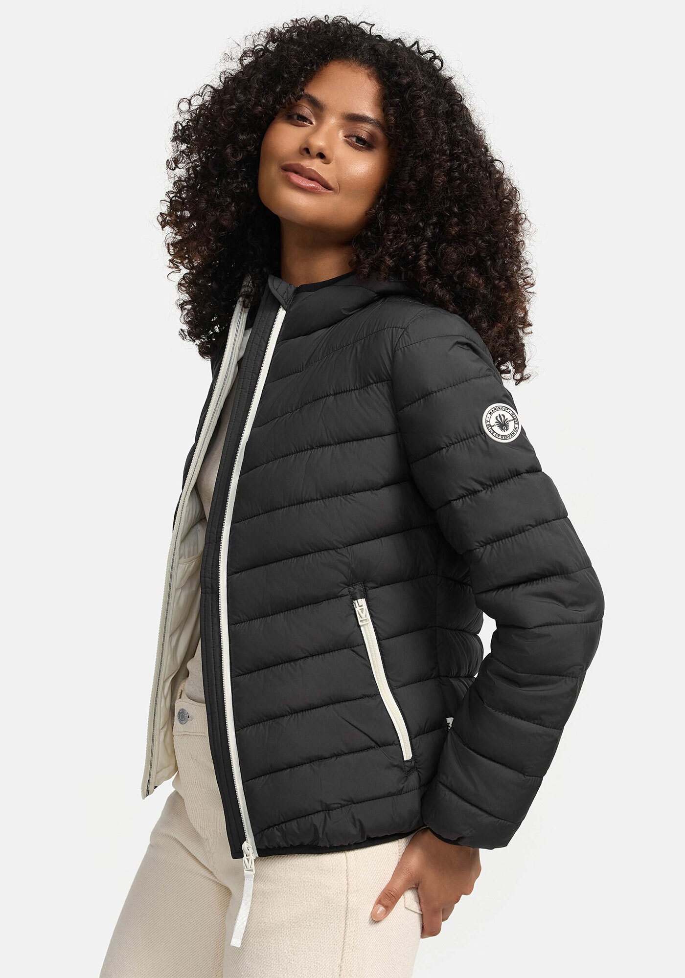 Marikoo Winterjacke »Pack mich ein«, Mit Kapuze und Beutel zum Verstauen der Jacke