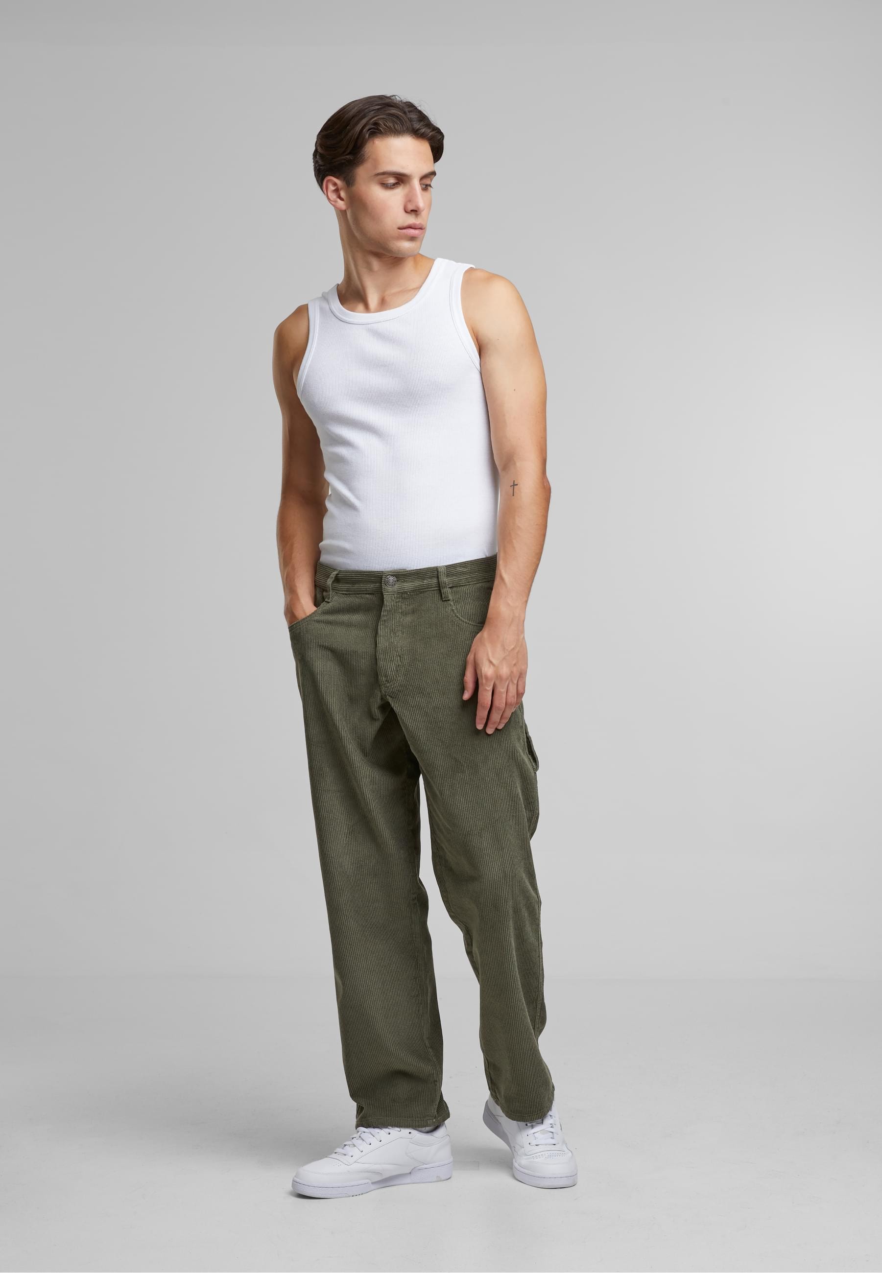 URBAN CLASSICS Stoffhose »Urban Classics Corduroy Carpenter Pants«, (1 tlg.)