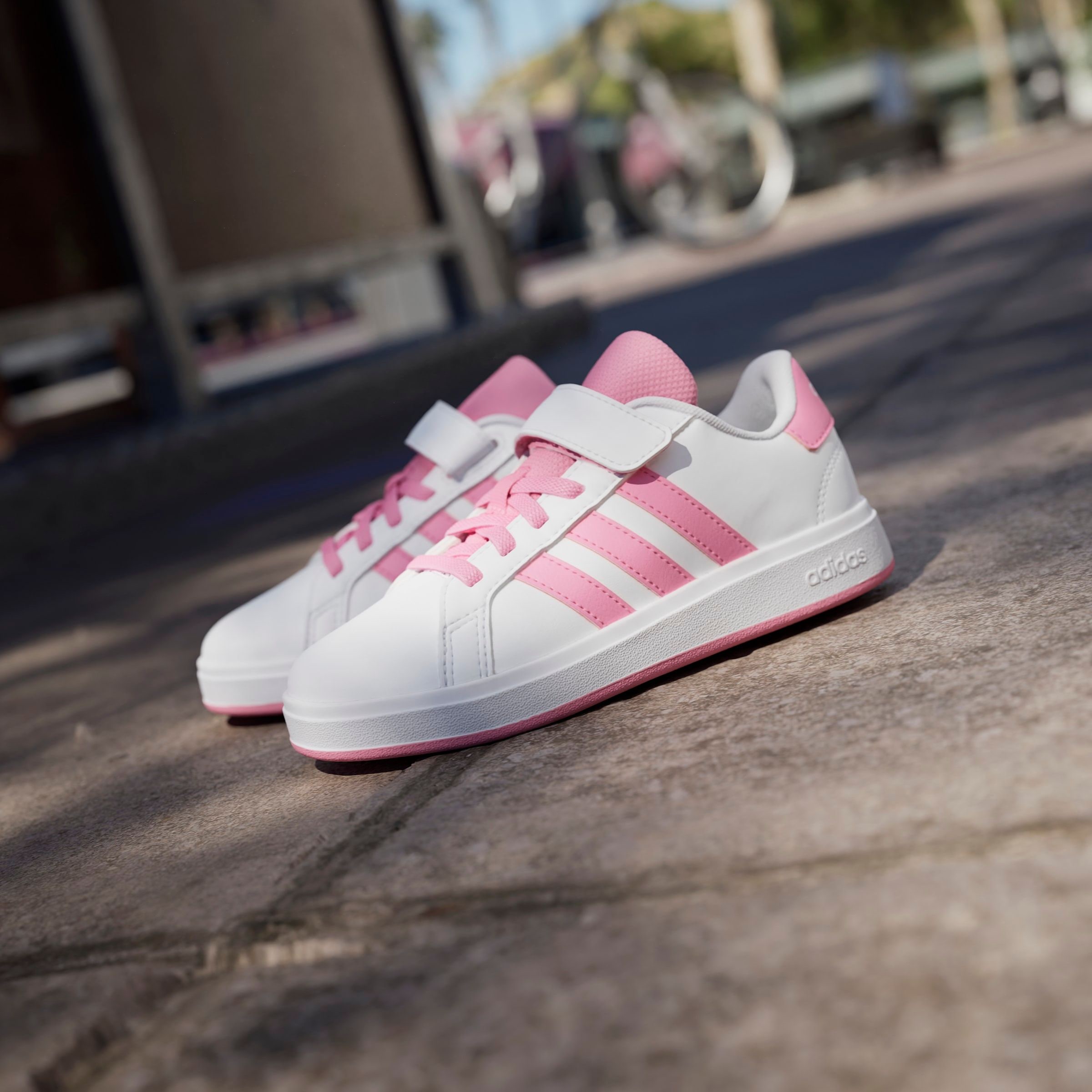 adidas Sportswear Sneaker »GRAND COURT 2.0 KIDS«, Design auf den Spuren des adidas Superstar