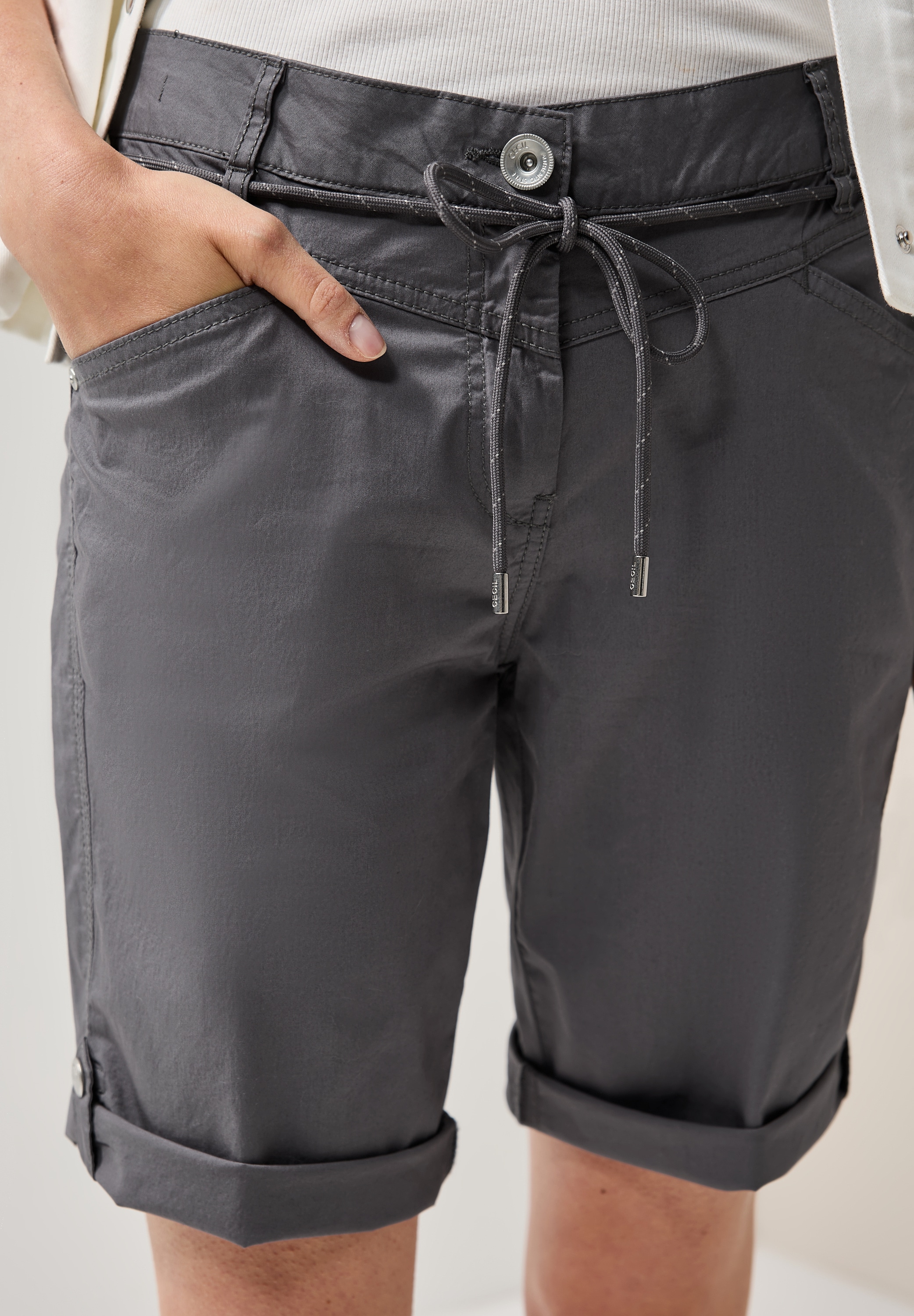 Cecil Shorts  Middle Waist
