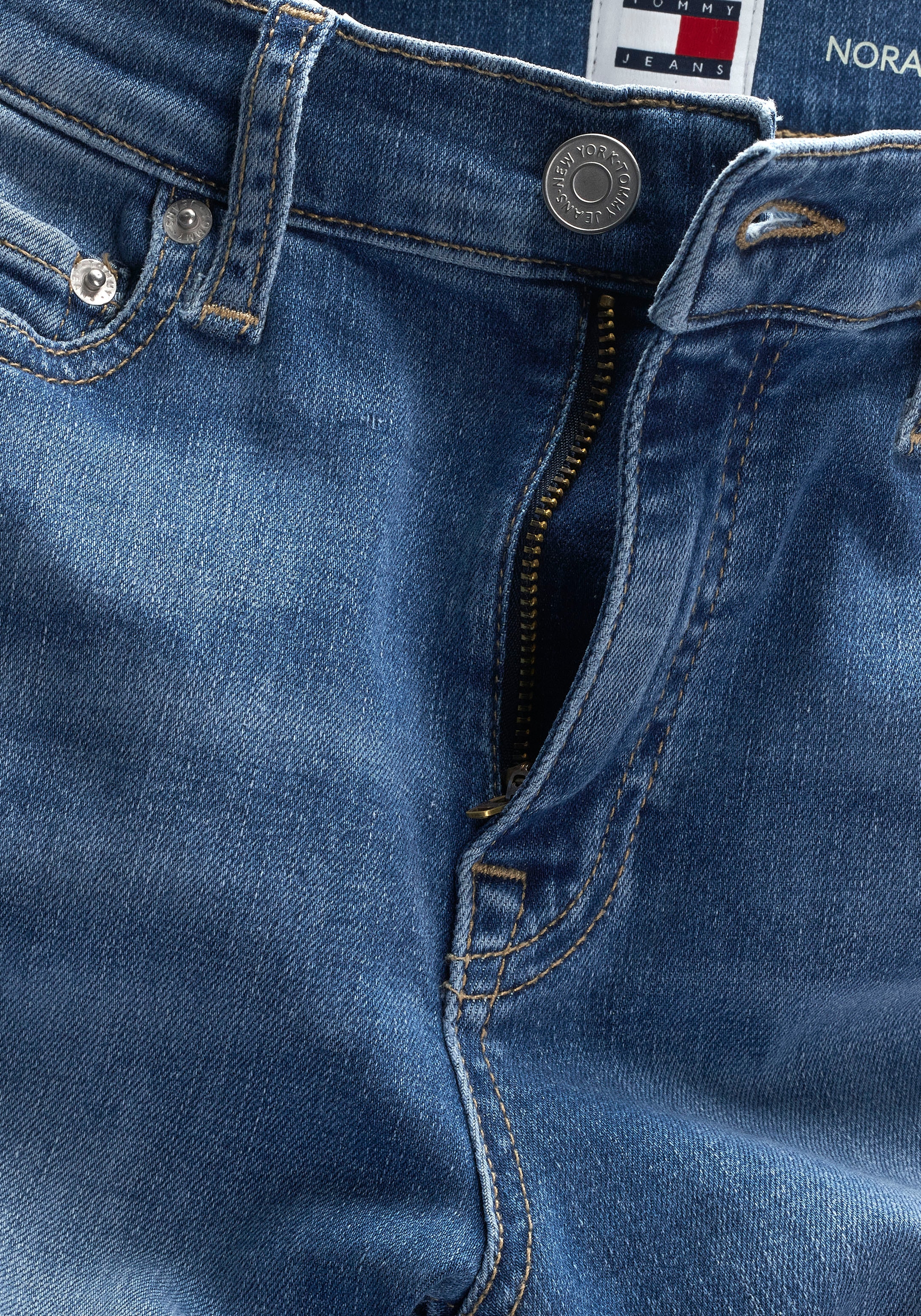 Tommy Jeans Skinny-fit-Jeans »Nora Mid Rise Skinny Fit«, mit Waschung, Logo-Badge