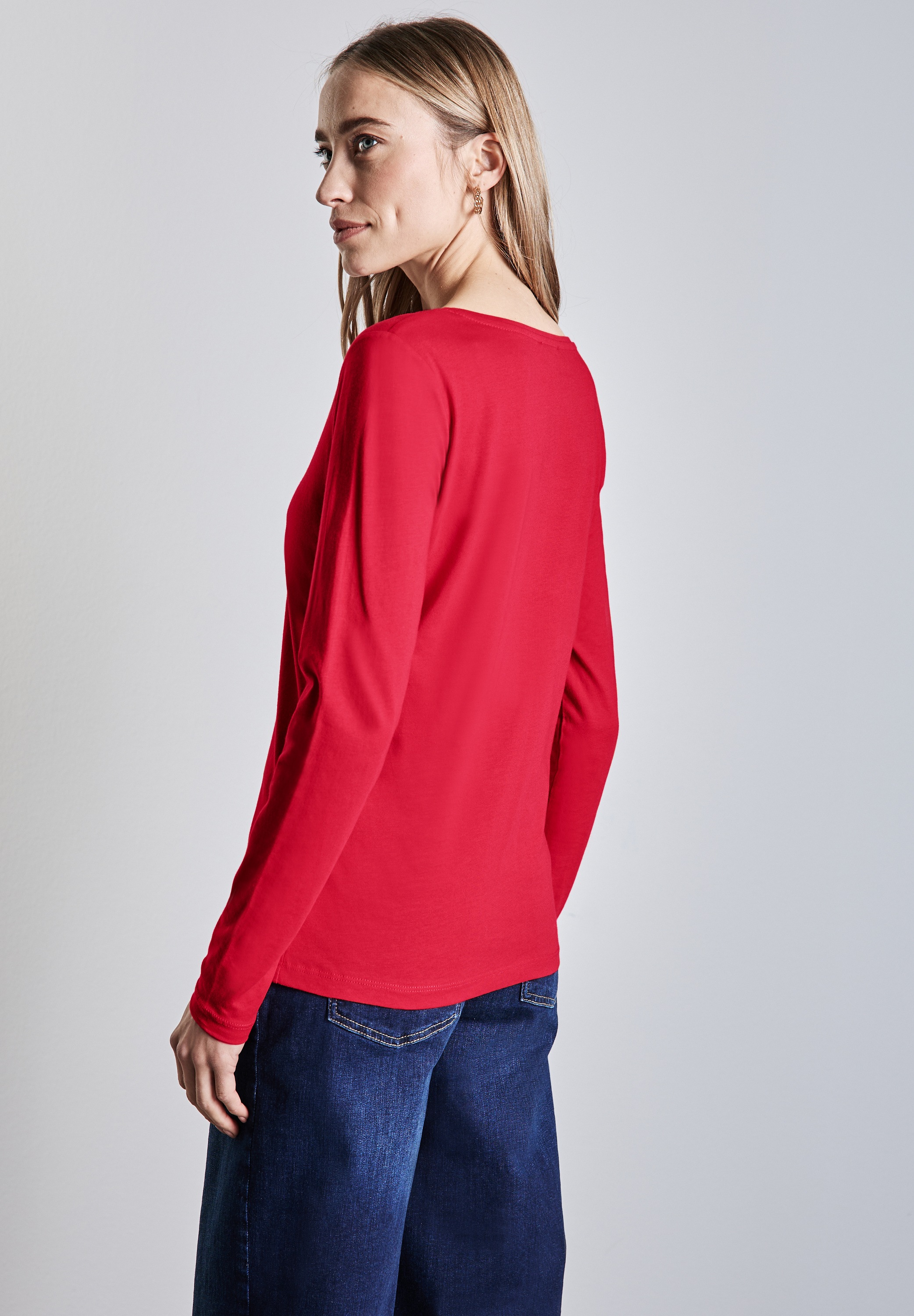 STREET ONE Langarmshirt, mit abgerundetem V-Ausschnitt
