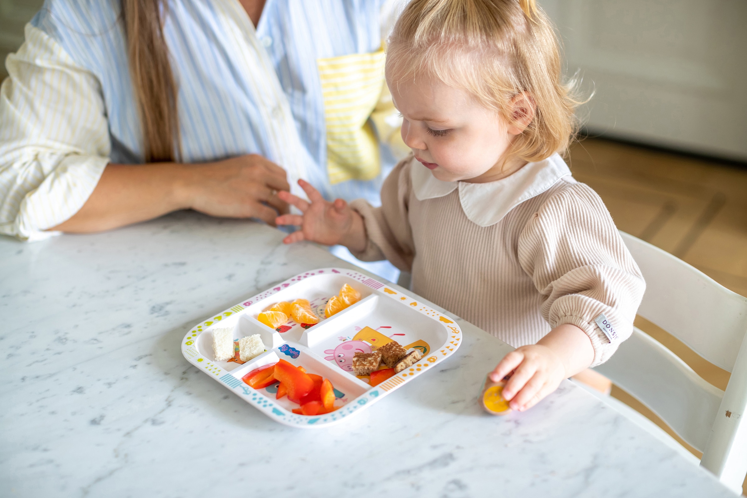 KOZIOL Kunststoffteller »Esslernteller + Würfel EASY EATER PEPPA PIG«, (Set, 2 St., Esslernteller + Würfel), made in Germany, melaminfrei, 100% recycelbar, klimaneutral