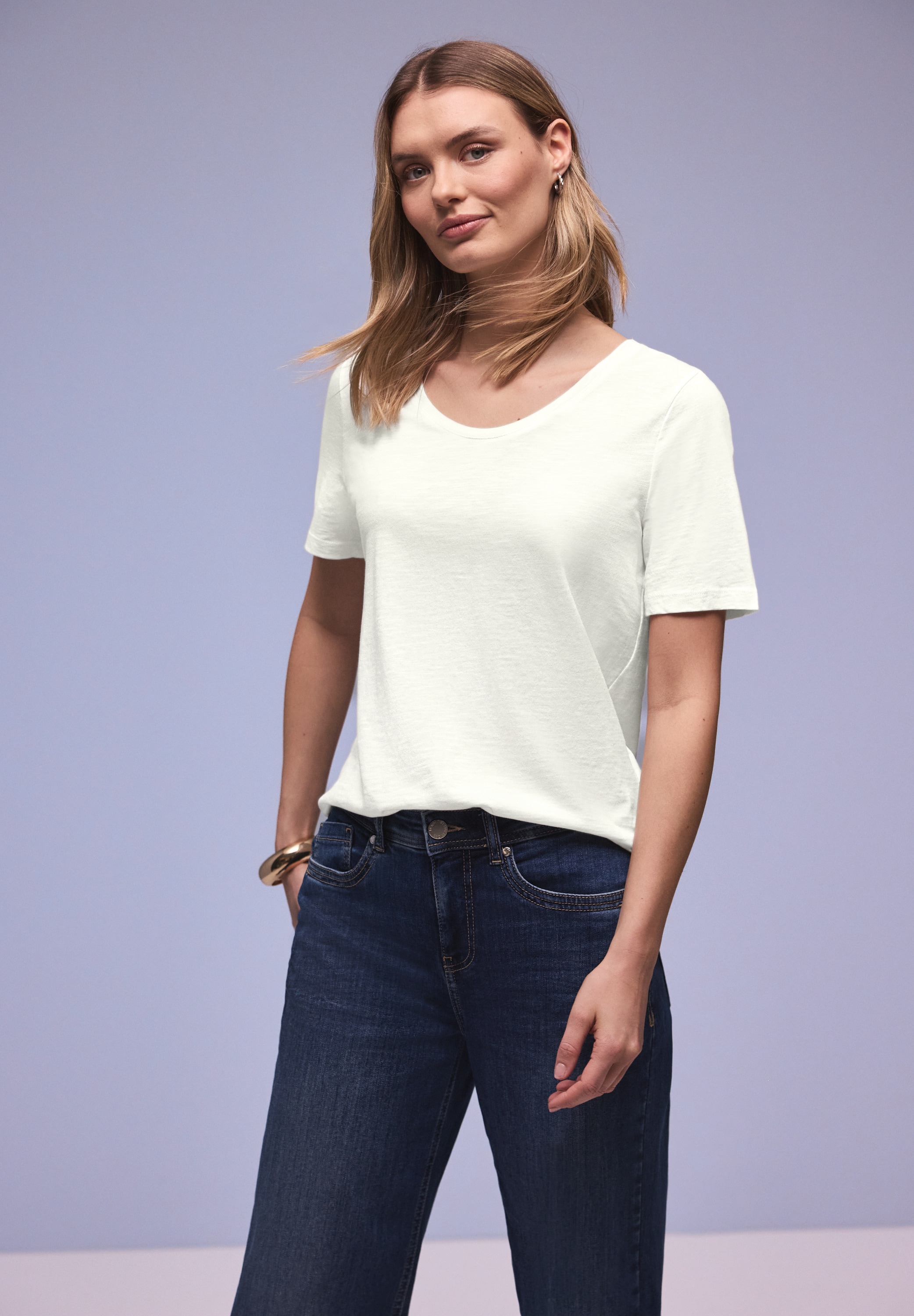 STREET ONE T-Shirt »Style Gerda« mit femininem V-Ausschnitt