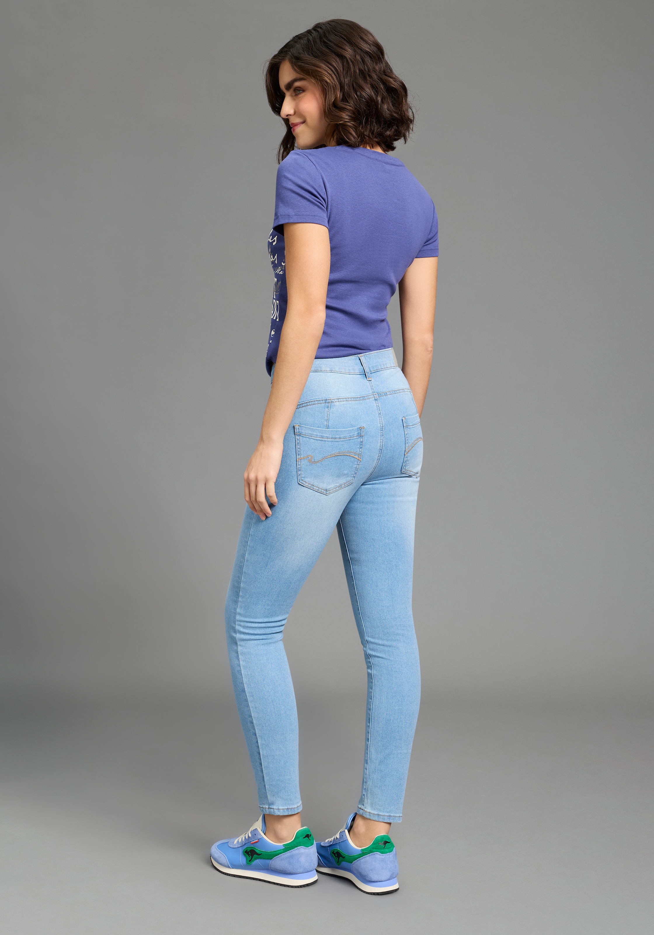 KangaROOS Slim-fit-Jeans »CROPPED HIGH WAIST SLIM FIT« schmale Passform,  Röhrenjeans,  trendige Used-Waschung