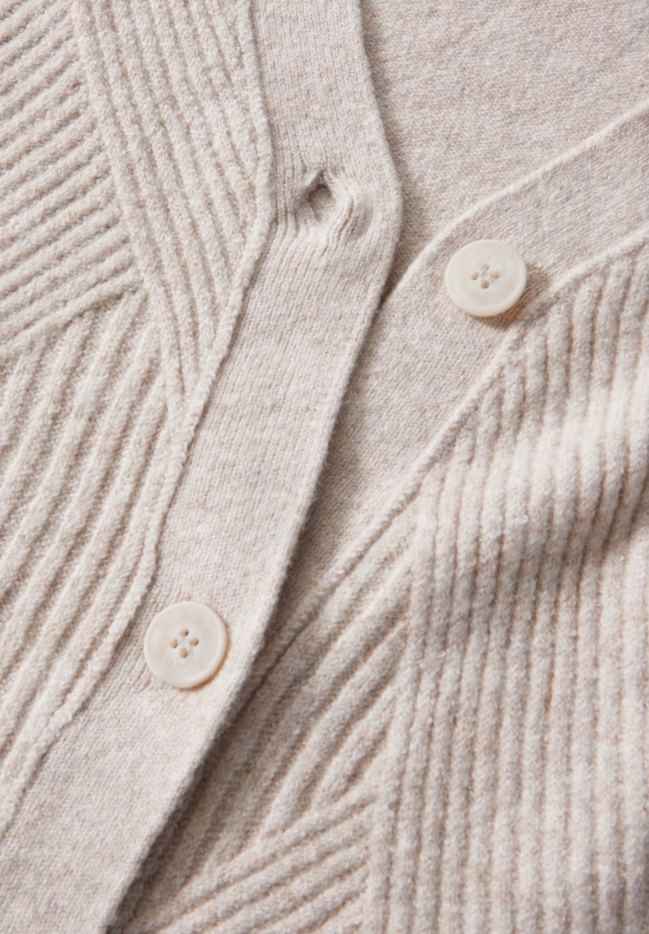 Cecil Cardigan, mit Knopfleiste