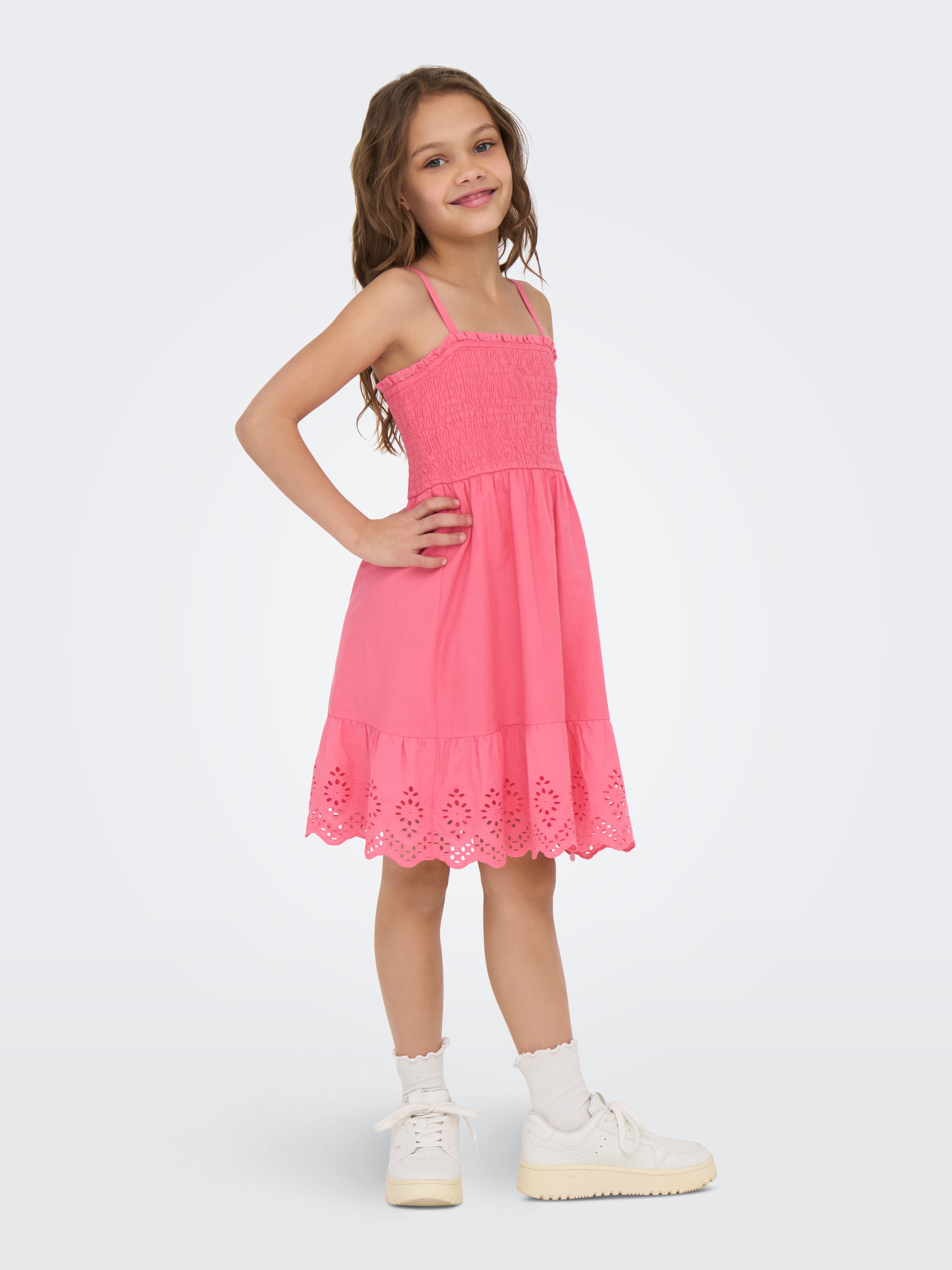 KIDS ONLY Trägerkleid »KOGLOU LIFE EMB SMOCK DRESS WVN«