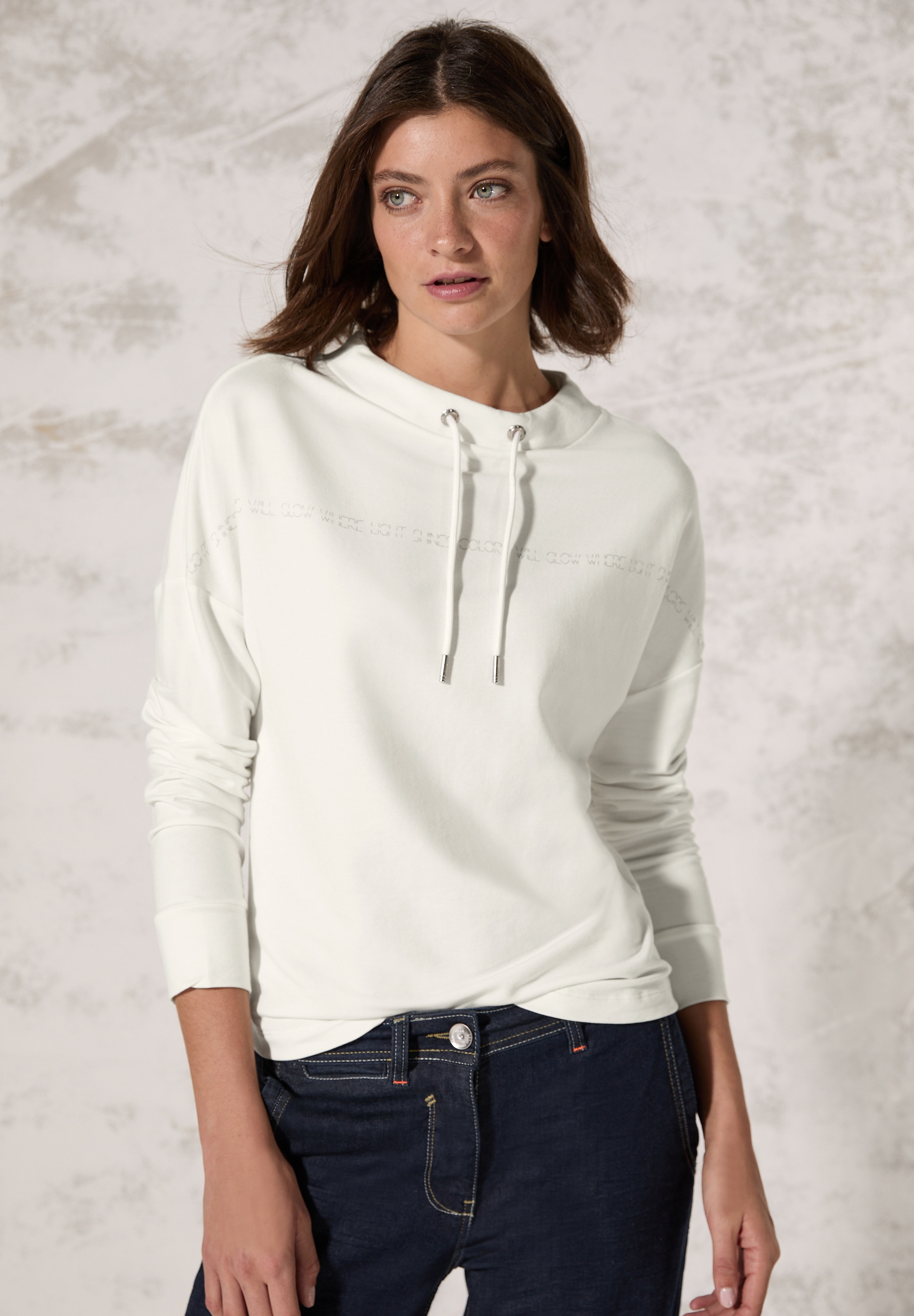 Cecil mit Tunnelzugband am Kragen günstig online kaufen