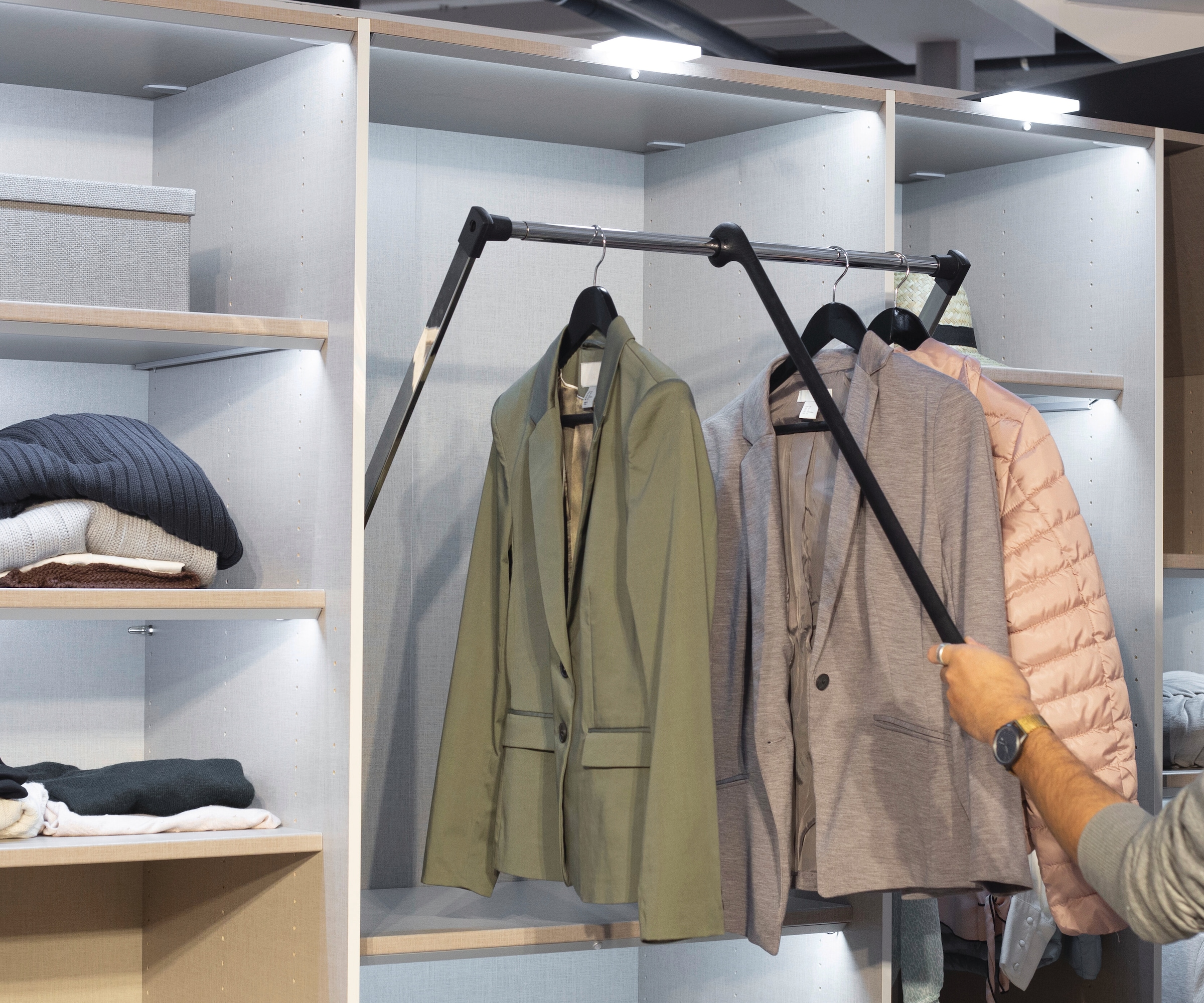 rauch Kleiderstange »Zubehör für Rauch-Schränke Garderobe Kleiderschrank Schranklift« Breite 77-120 cm, viel Stauraum für Hänge-Kleidung