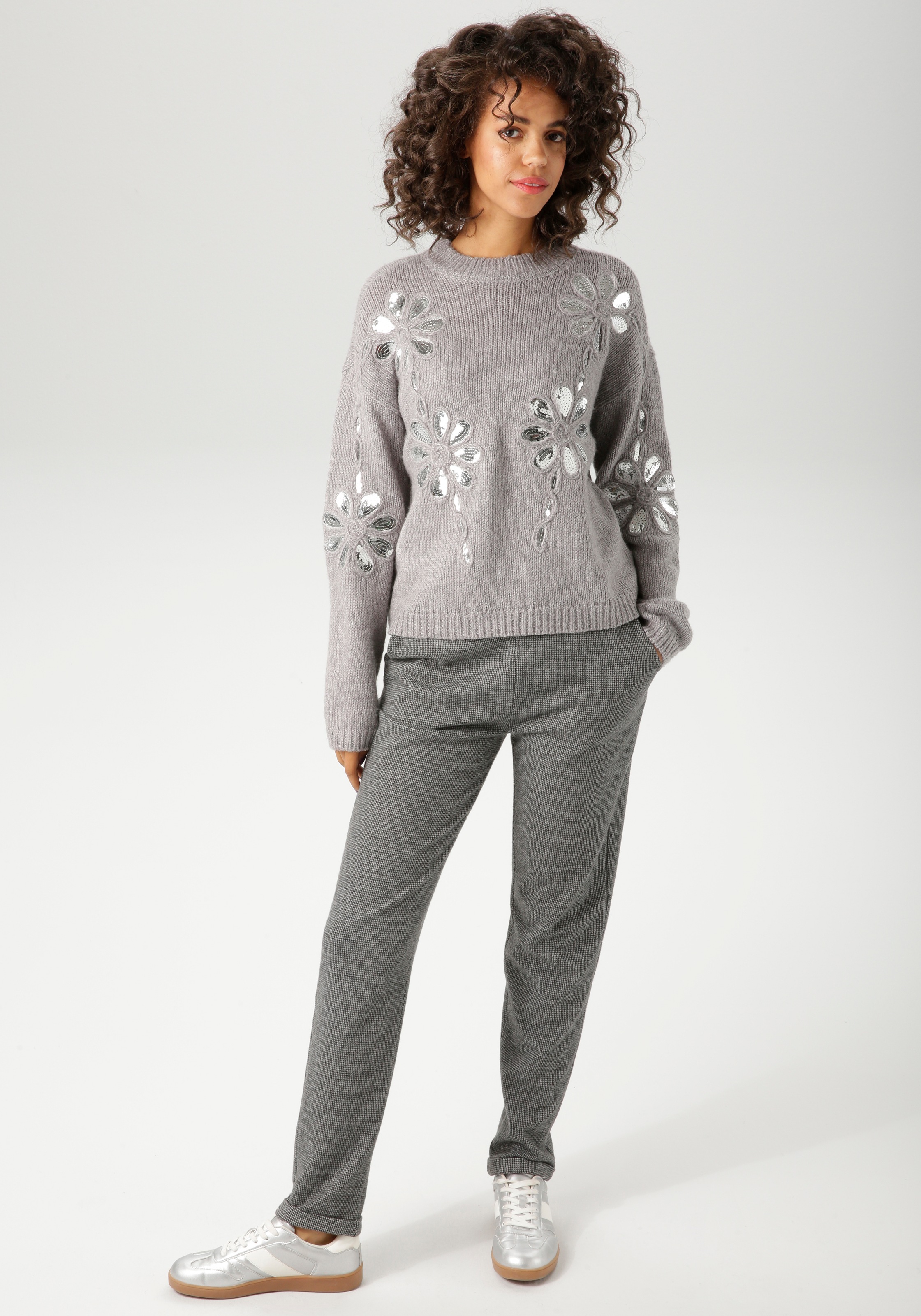 Aniston CASUAL Strickpullover, mit Pailletten verzierte Blüten-Applikationen - NEUE KOLLEKTION