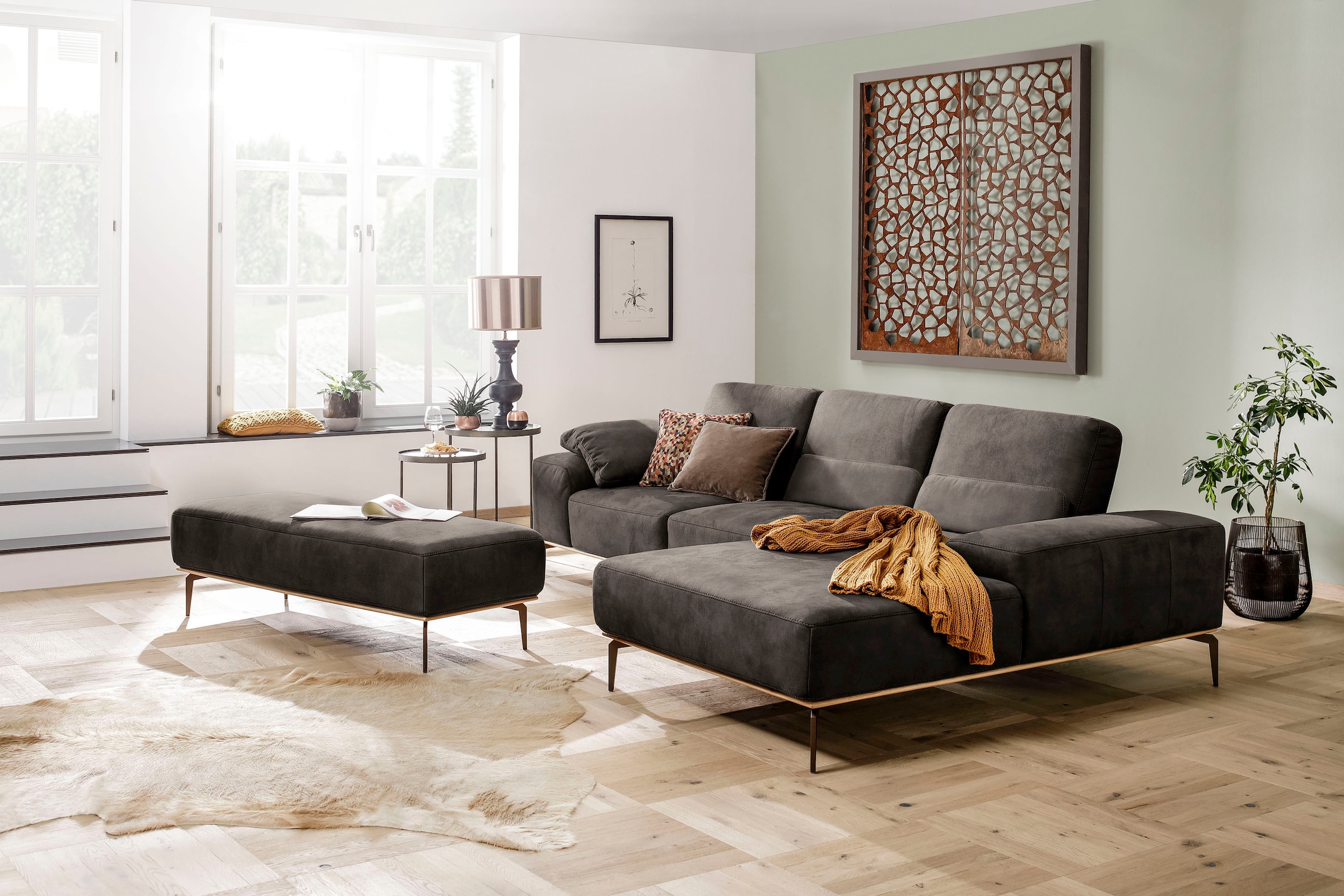 W.SCHILLIG Ecksofa "run, Designsofa mit tollem Sitzkomfort, L-Form" mit Holzsockel, Füße in Bronze pulverbeschichtet, Breite 299 cm