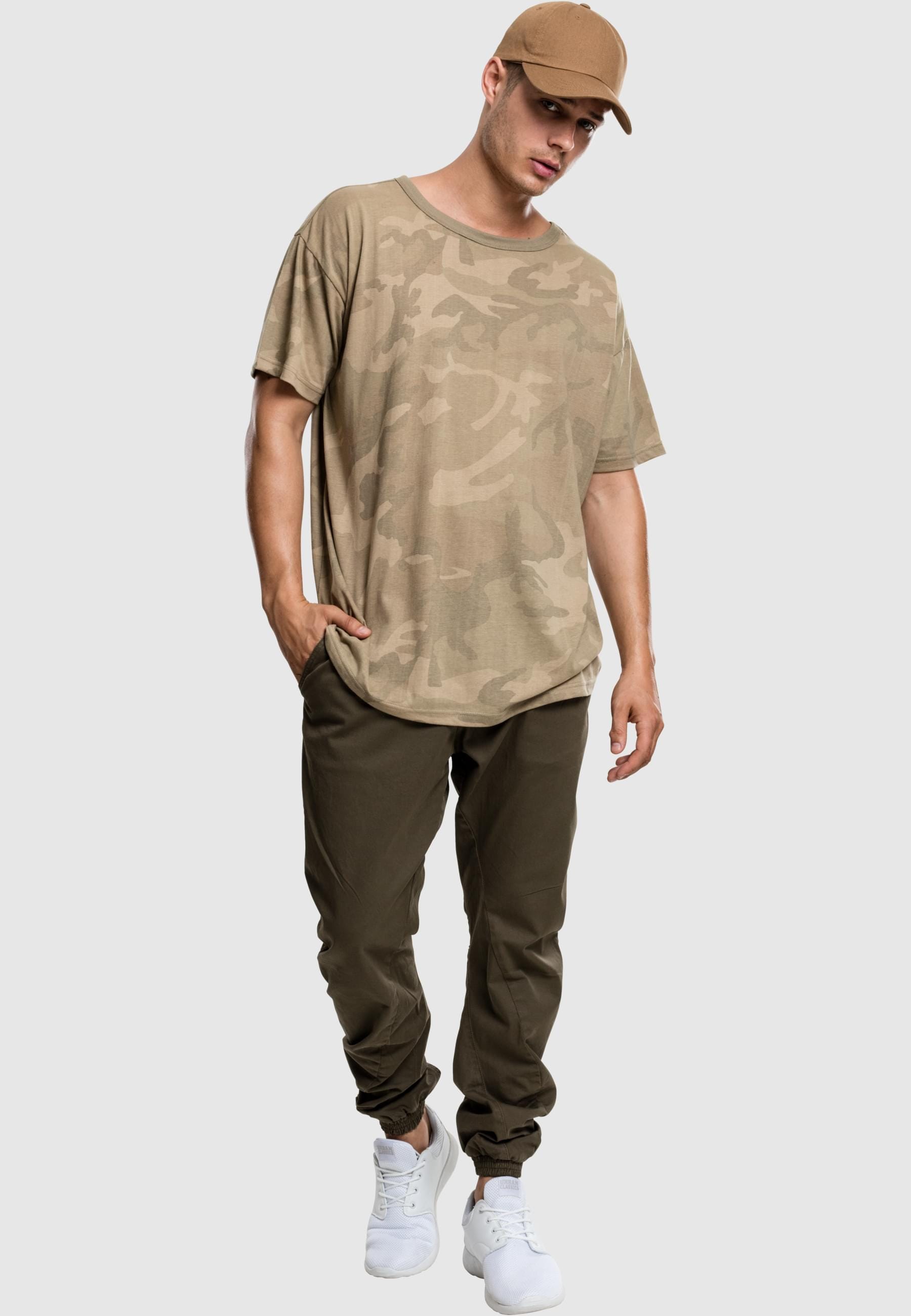 URBAN CLASSICS Kurzarmshirt »Urban Classics Herren Camo Oversized Tee«, (1 tlg.)