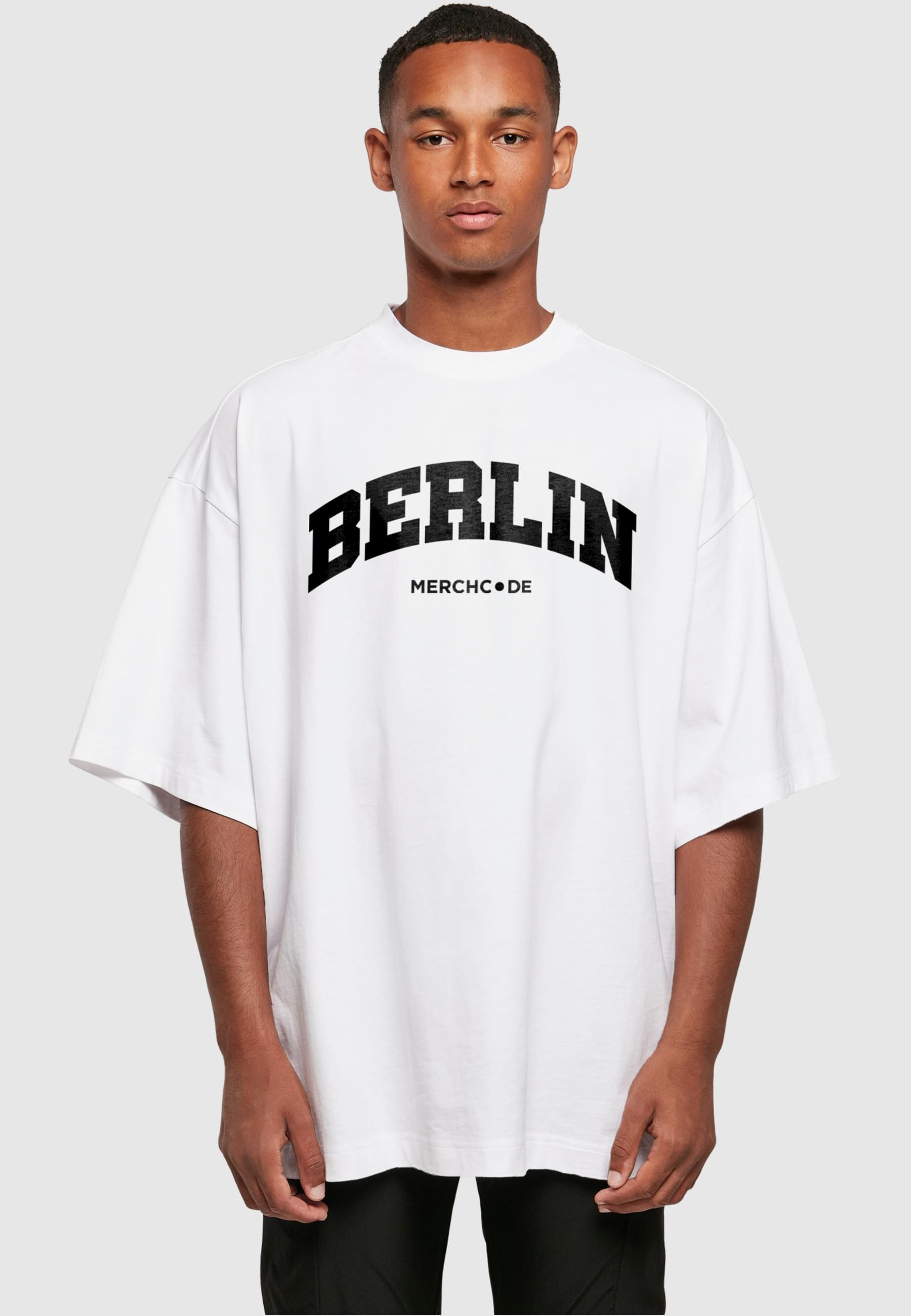 Merchcode T-Shirt »Merchcode Herren Berlin Wording - Huge Tee«, (1 tlg.)