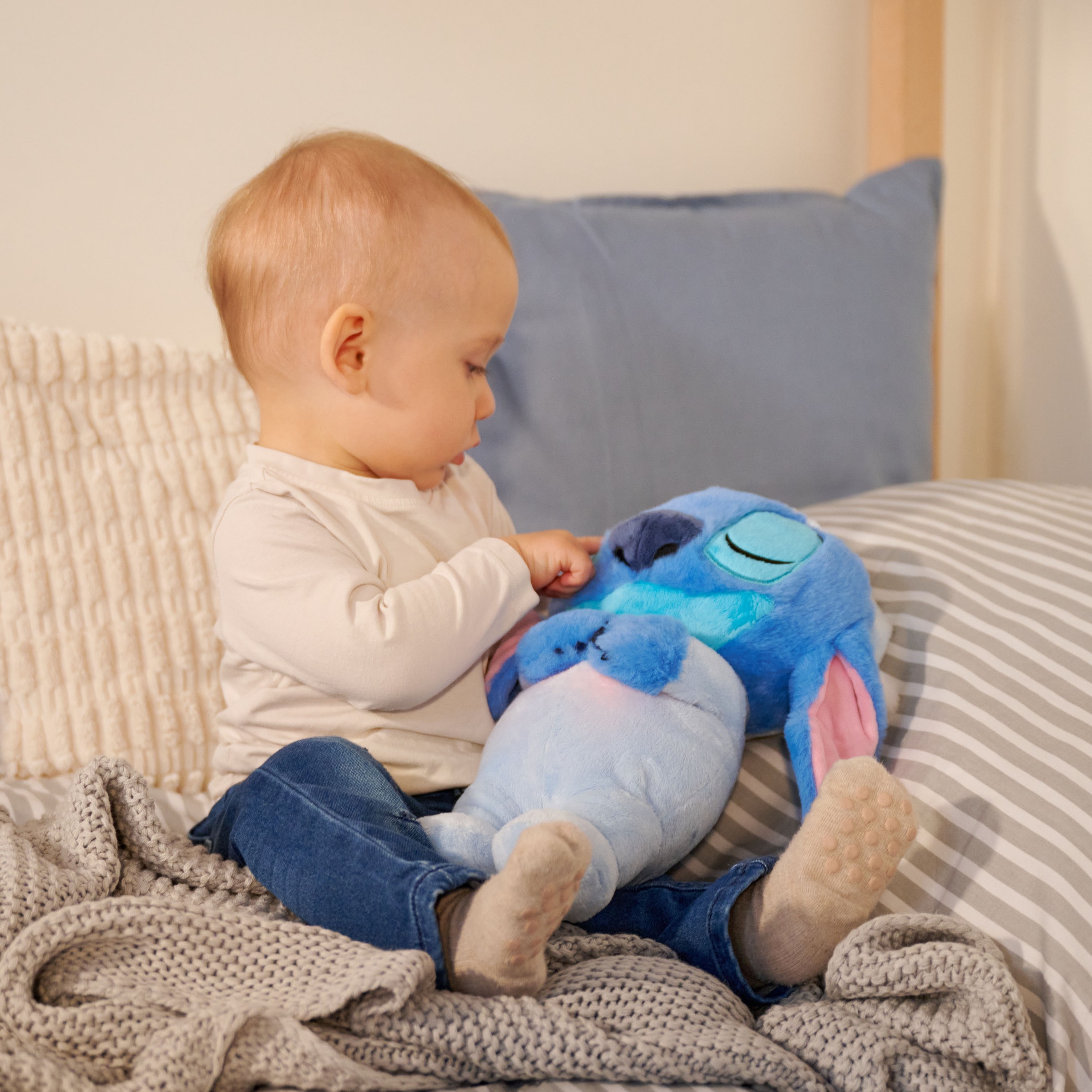 SIMBA Plüschfigur »Disney Schlafender Stitch, 31 cm«