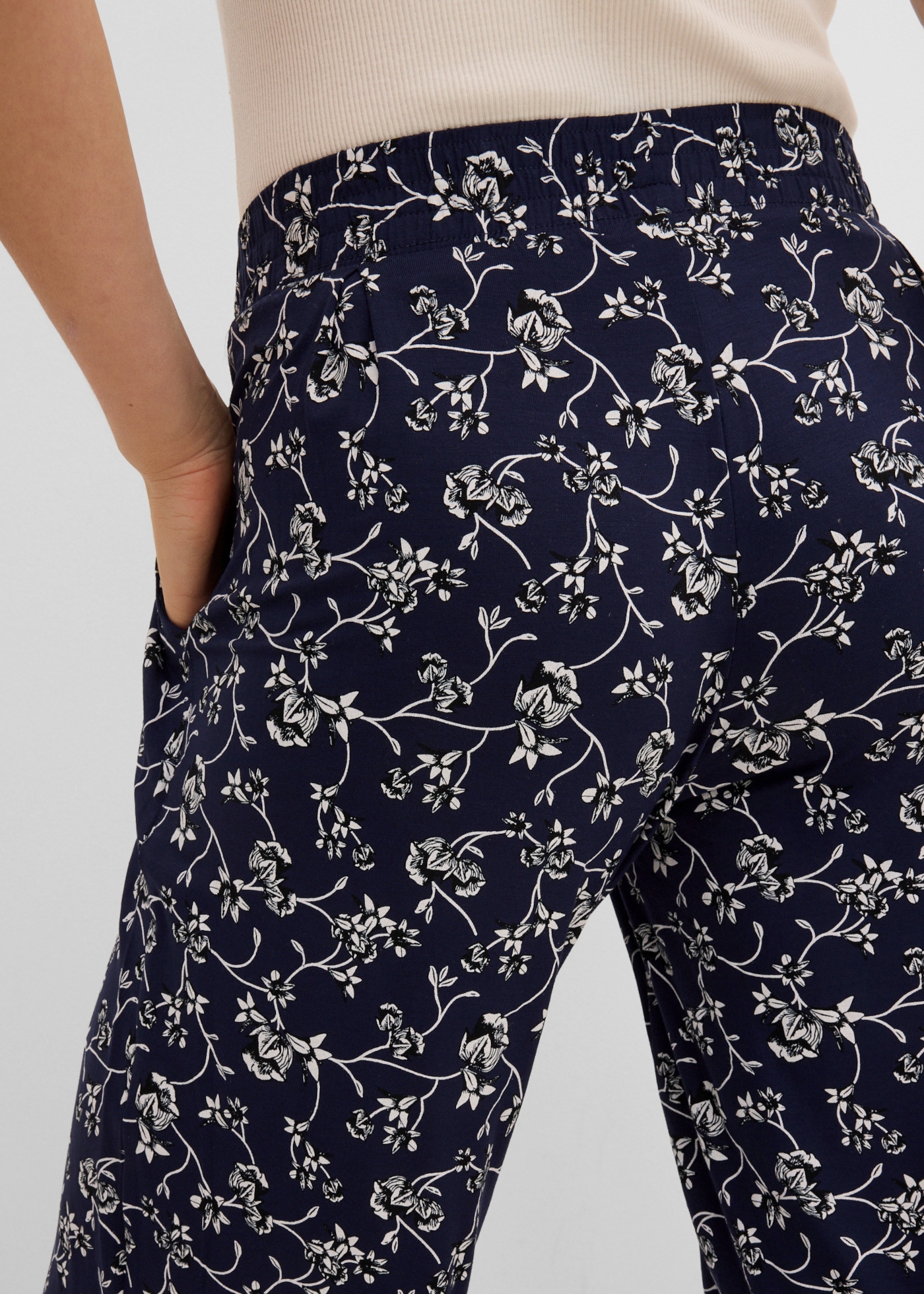 bonprix Palazzohose  aus Viskose und Elasthan, mit Bequembund, lange, fließende Form