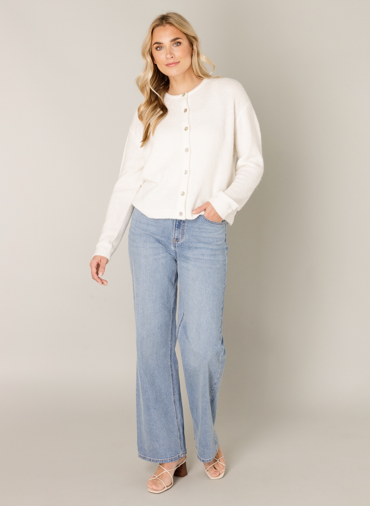 Base Level Cardigan »Yuli«, mit Woll-Anteil und Knopfleiste