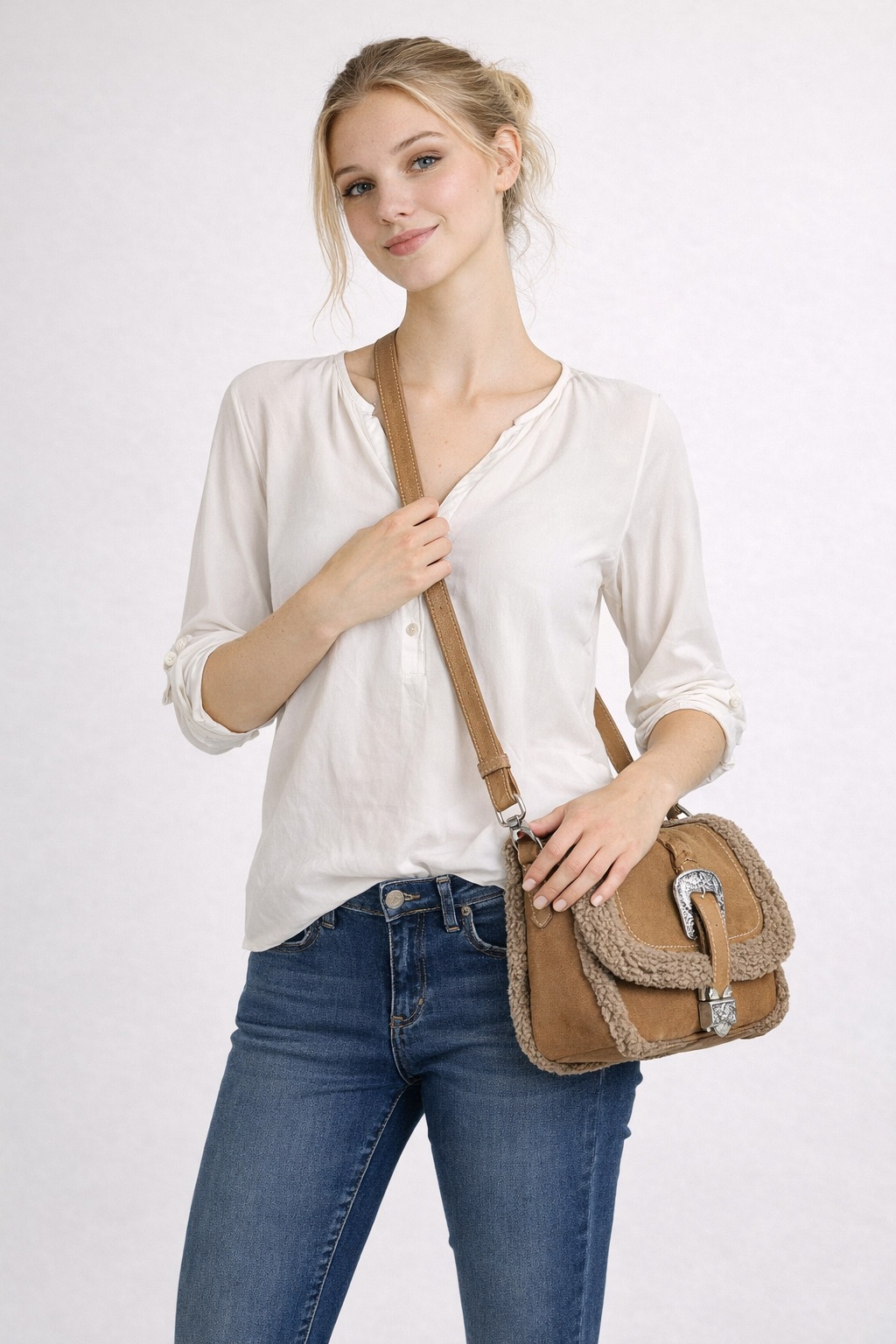 COLLEZIONE ALESSANDRO Umhängetasche »Cowgirl« im Western Style mit Teddy-Fell