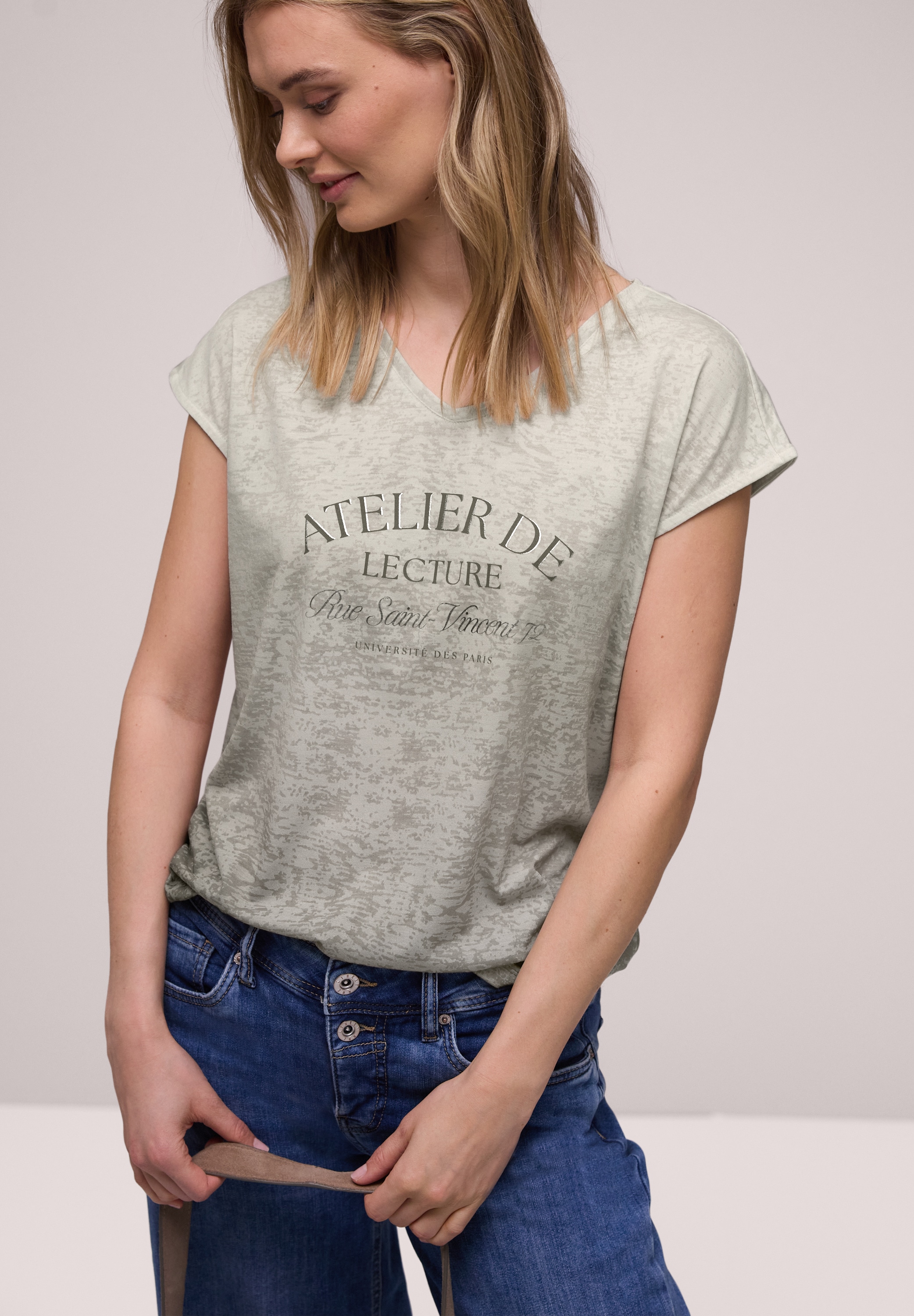 STREET ONE Print-Shirt mit abgerundetem V-Ausschnitt