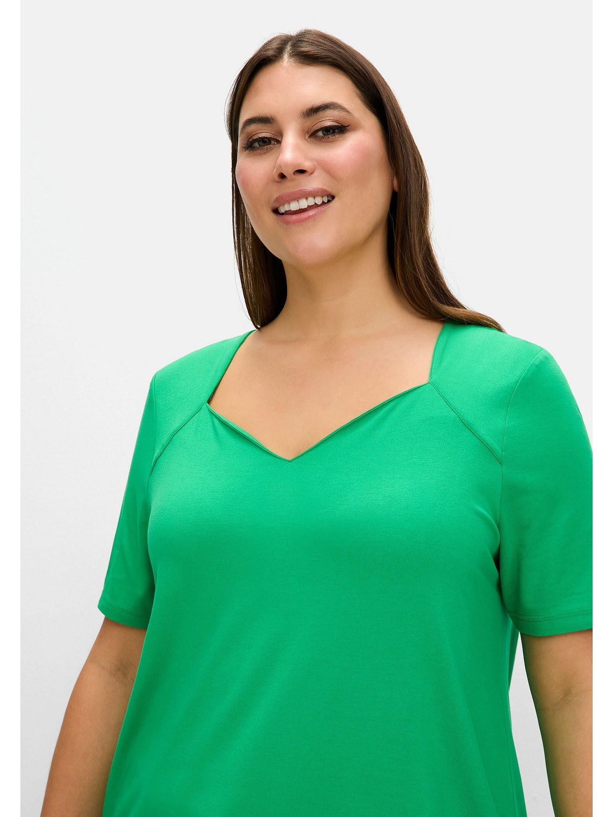 Sheego T-Shirt »Große Größen«, mit herzförmigem Ausschnitt