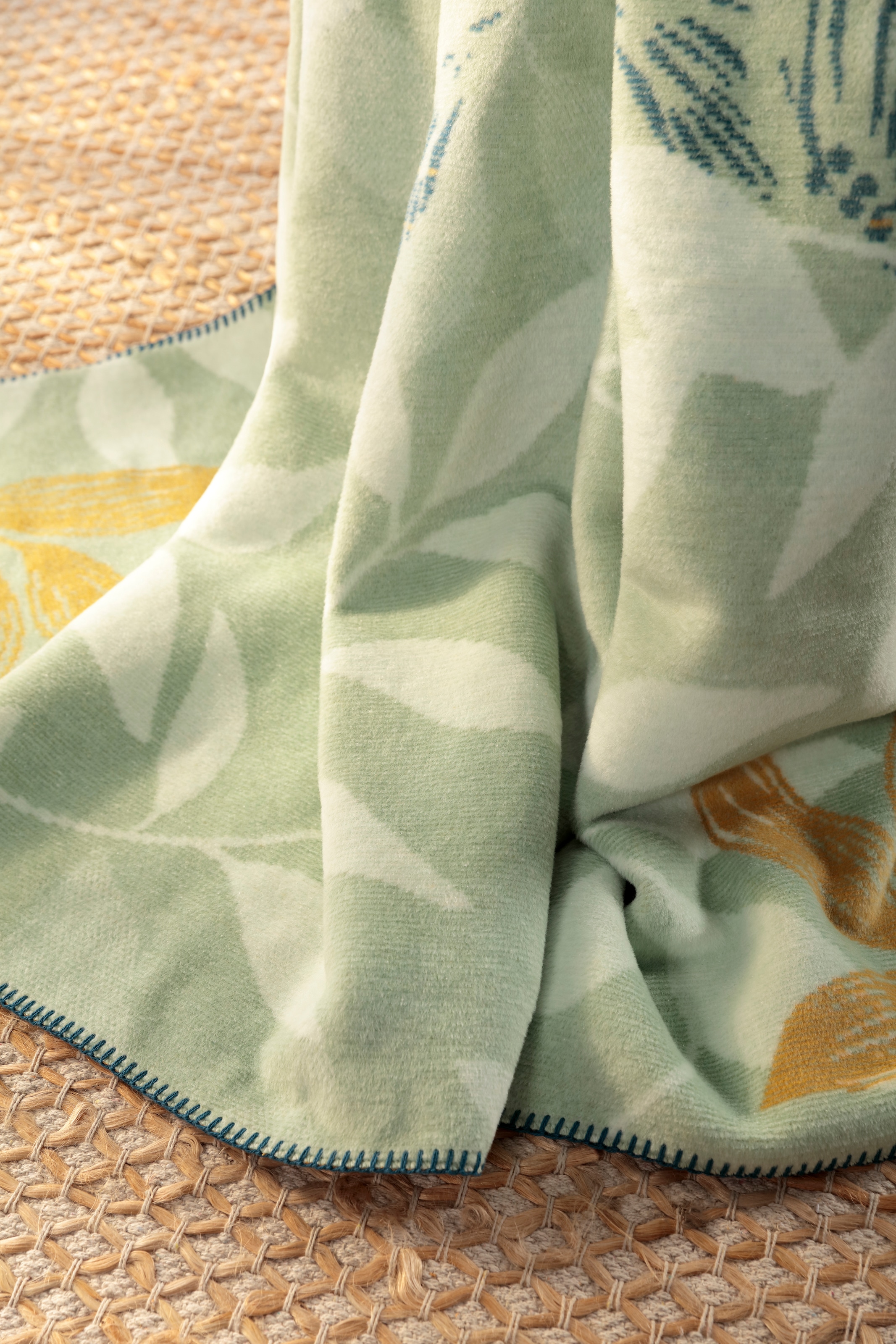 Biederlack Wohndecke »Wohndecke Greenery«, im floralen Design
