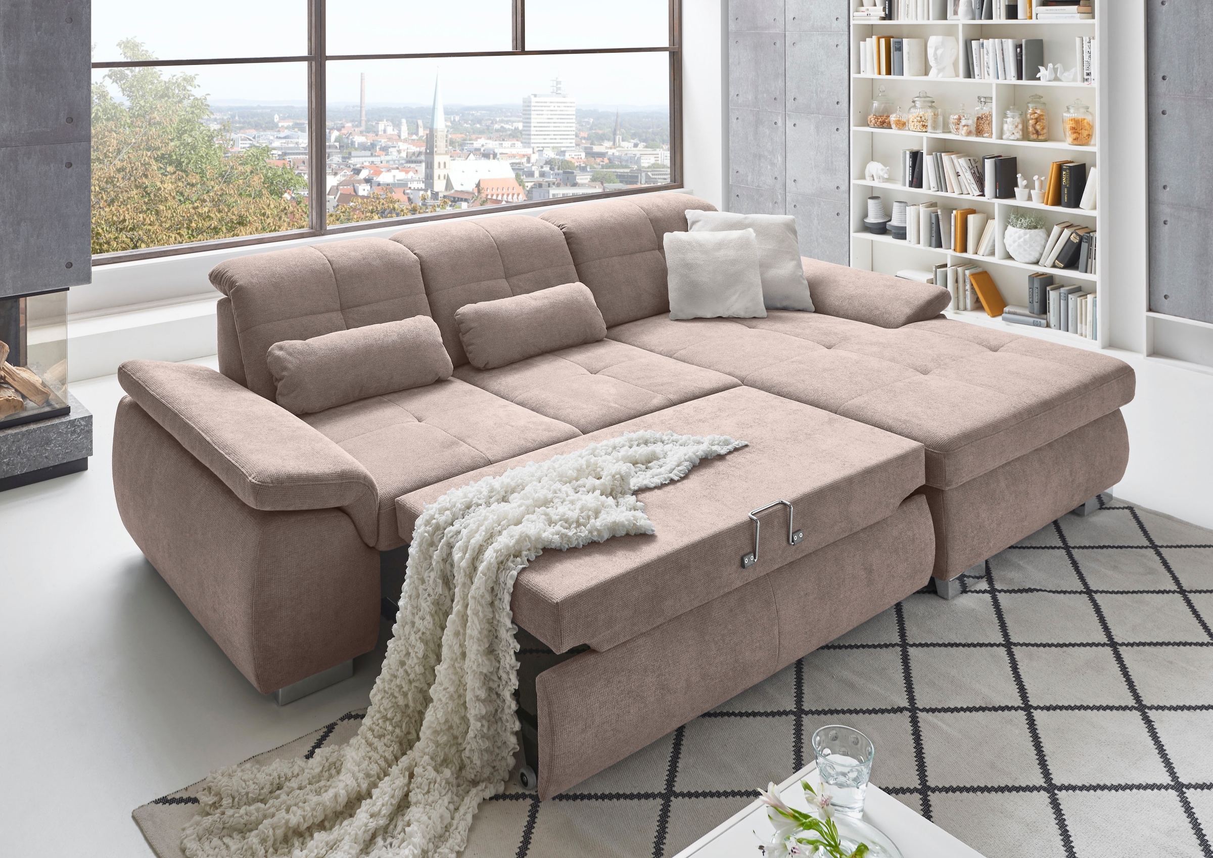 Die PlanBar Ecksofa »MP-IN16037 L-Form mit Federkern-Polsterung«, mit Sitztiefenverstellung & Zierkissen