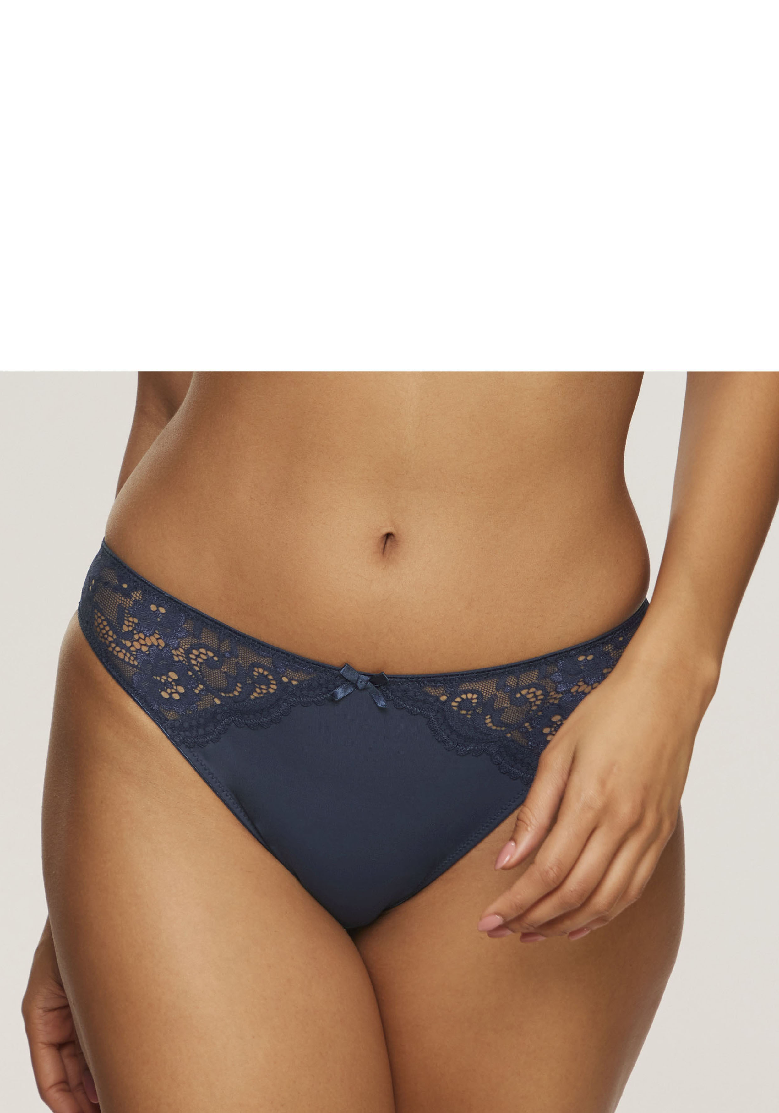 Nuance by Lascana Slip aus weichem Microtouch-Material mit Spitzeneinsätzen, Basic