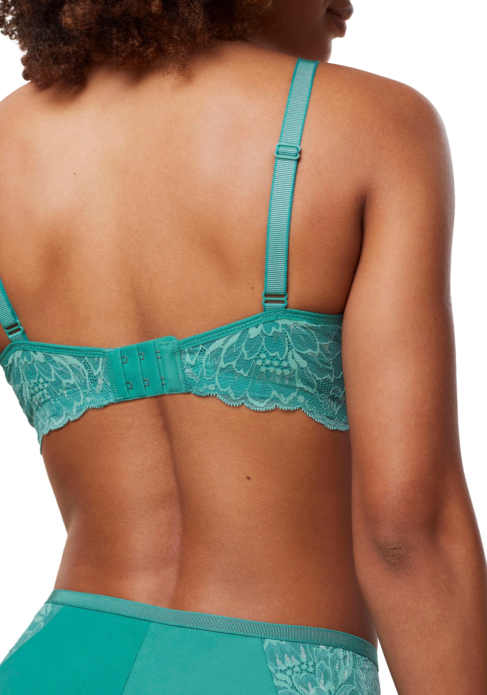 Triumph Bügel-BH »Amourette Charm T Spitze, | aus floraler bestellen Dessous Basic BAUR W02«