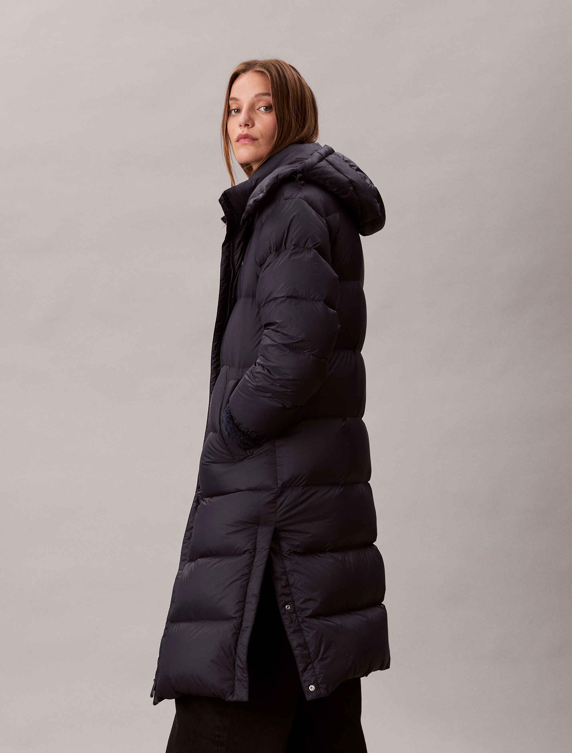 Calvin Klein Jeans Steppmantel »ESSENTIAL MIDWEIGHT LONG PUFFER«, Mit Rundhalsausschnitt, regular fit