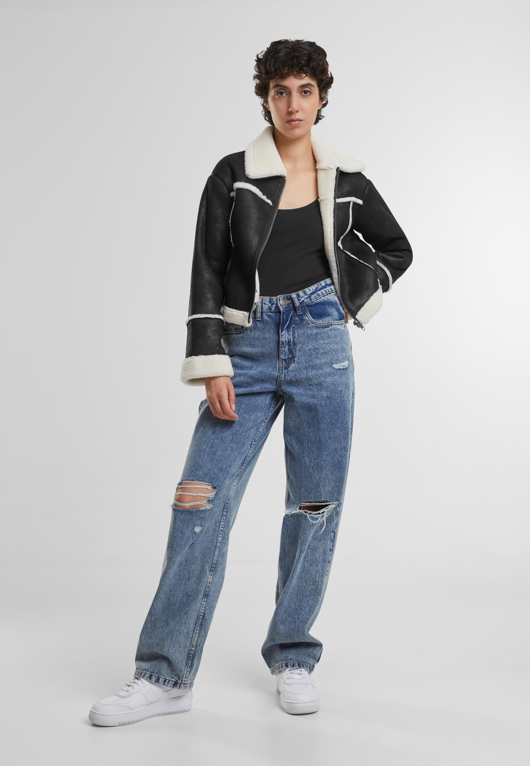 URBAN CLASSICS Winterjacke »Urban Classics Ladies Shearling Jacket«, (1 St.), mit Kapuze