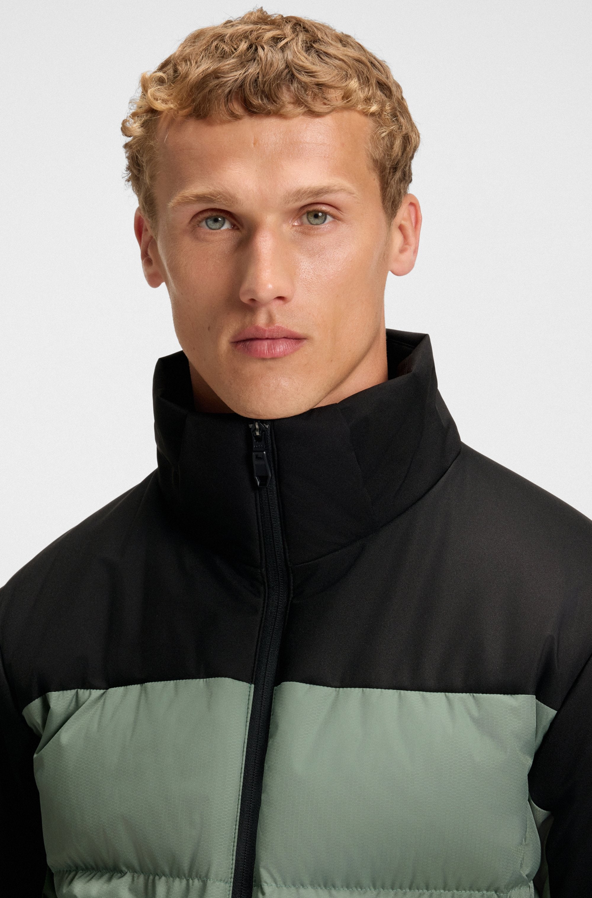 BOSS GREEN Daunenjacke, mit Kapuze, abnehmbare Kapuze, Regular Fit, warm wattiert