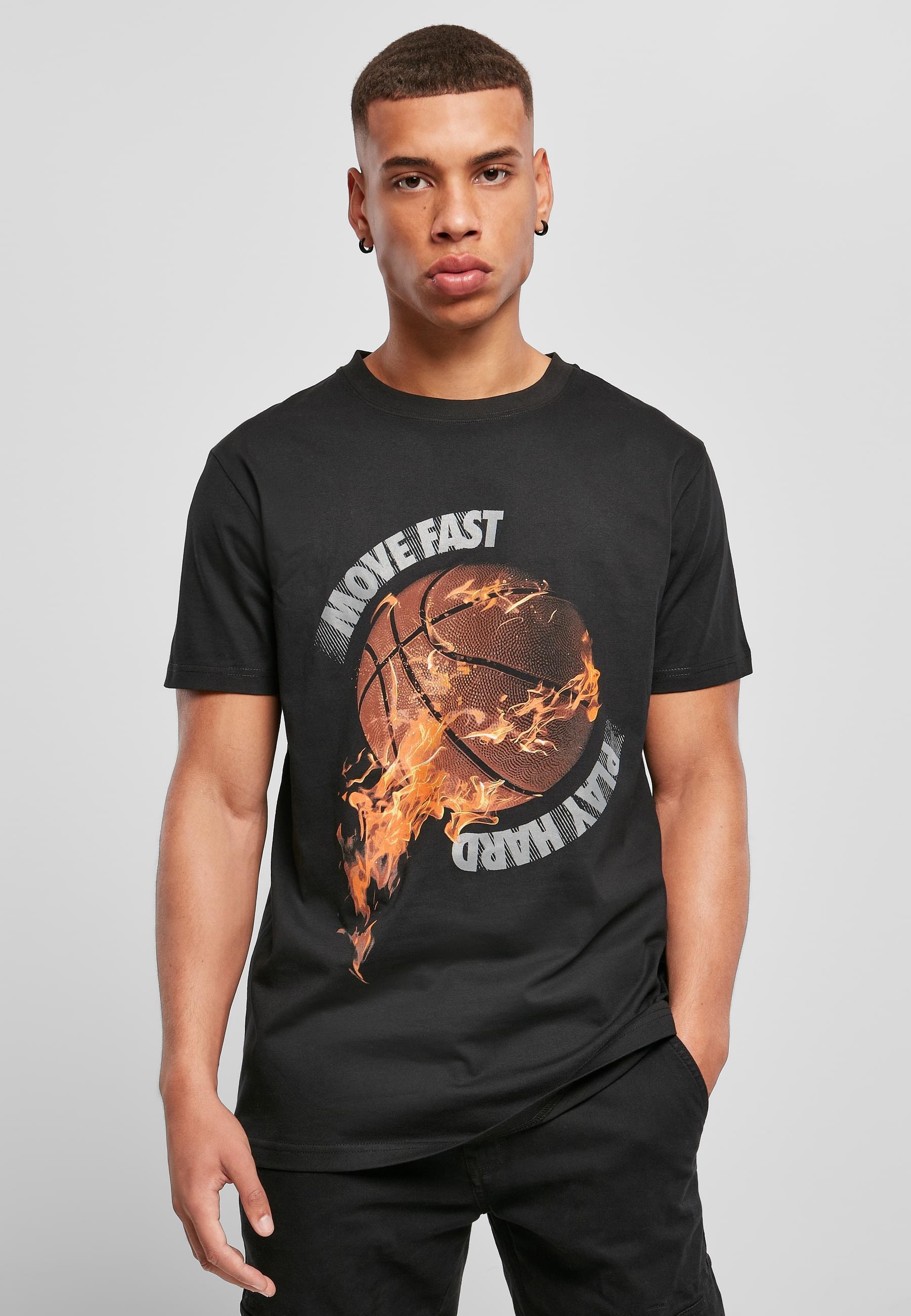 MisterTee T-Shirt »MisterTee Herren Burning BBall Tee«, (1 tlg.)