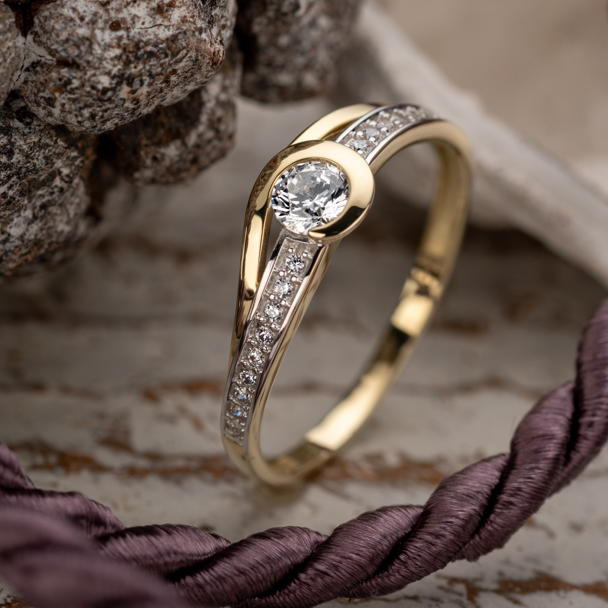 Orolino Fingerring »333/- Gelbgold glanz synth. Zirkonia«