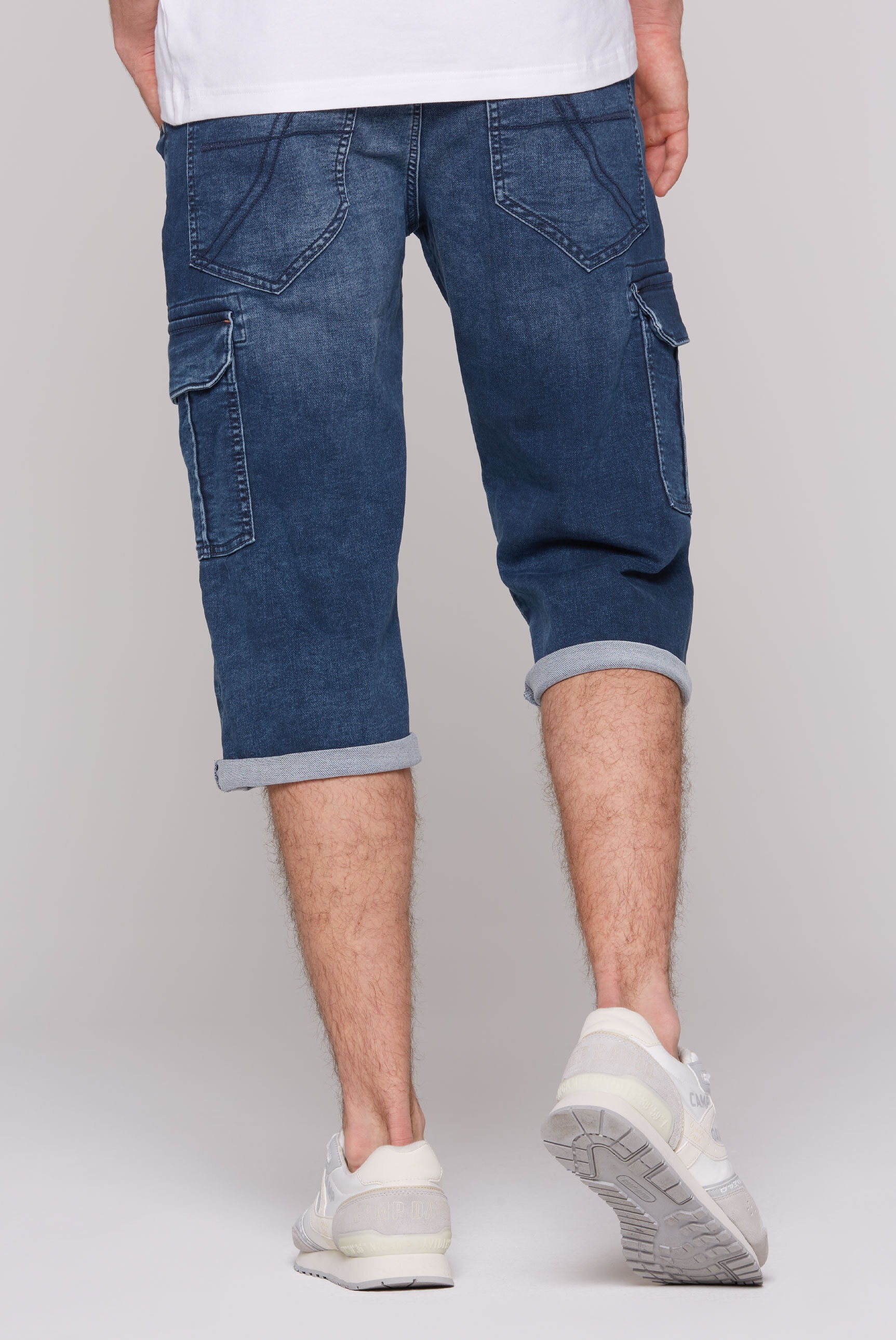 CAMP DAVID Jeansshorts, mit tief sitzenden Gesäßtaschen