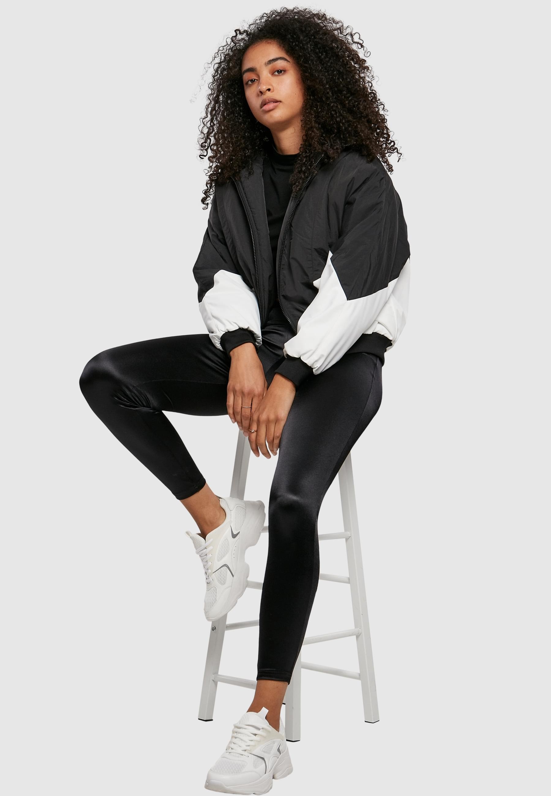 URBAN CLASSICS Leggings »Urban Classics Damen Ladies Shiny High Waist Leggings«, (1 tlg.)
