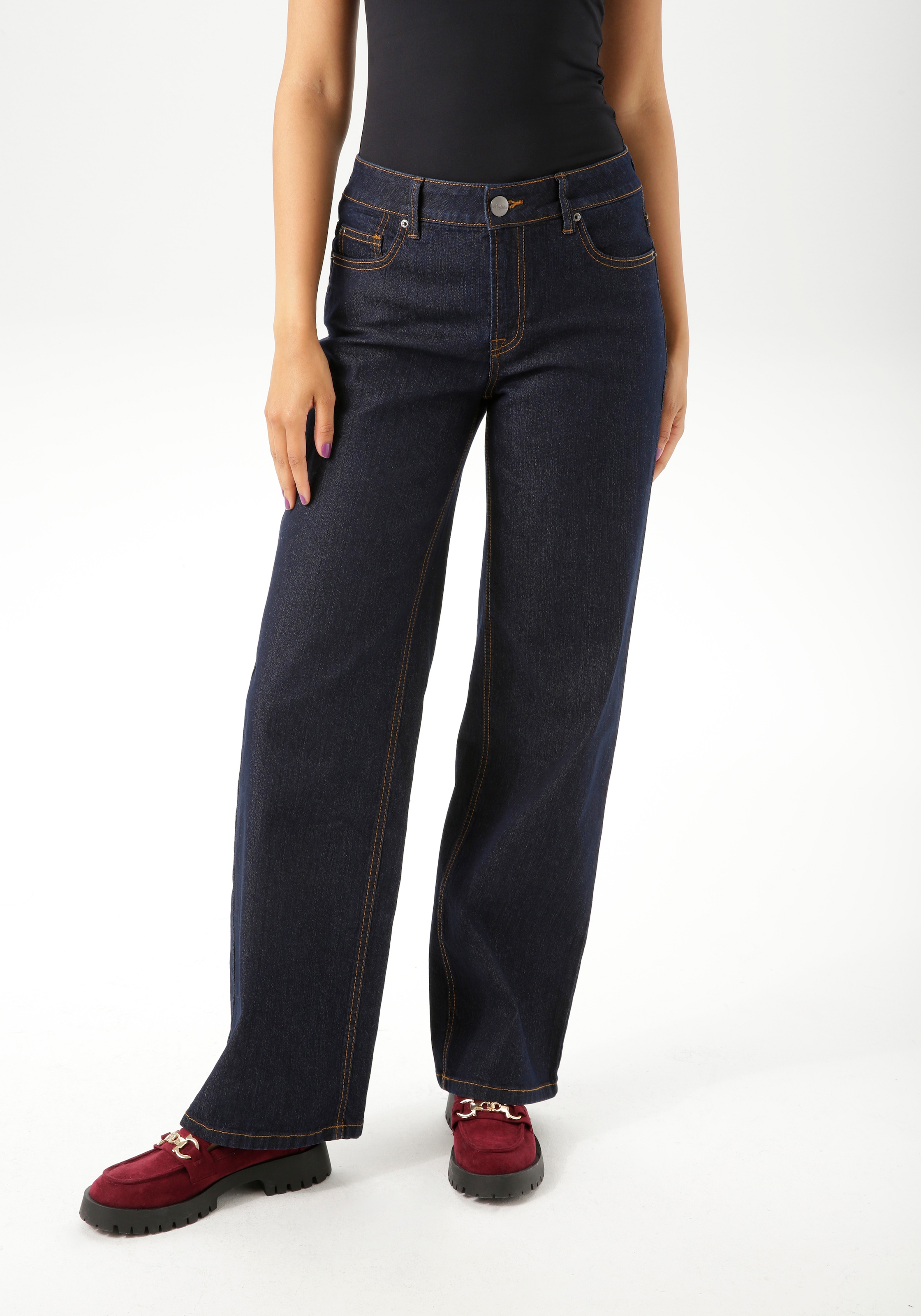 Aniston CASUAL Straight-Jeans, mit trendig weitem Bein günstig online kaufen