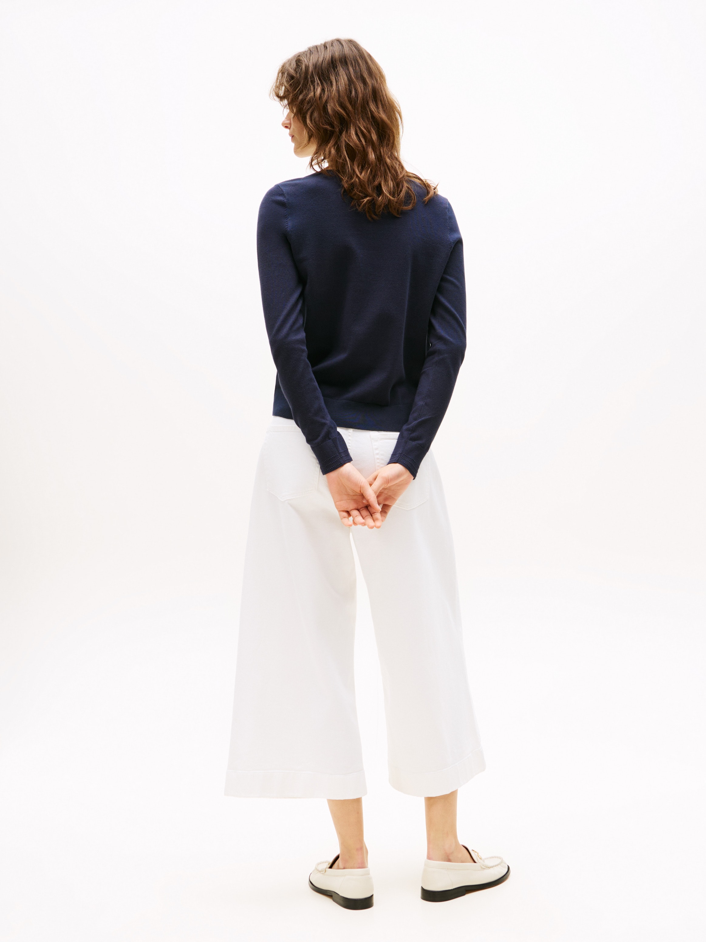 Tommy Hilfiger Strickpullover »CO JERSEY STITCH V-NK SWEATER«, mit Tommy Hilfiger Logo-Flag
