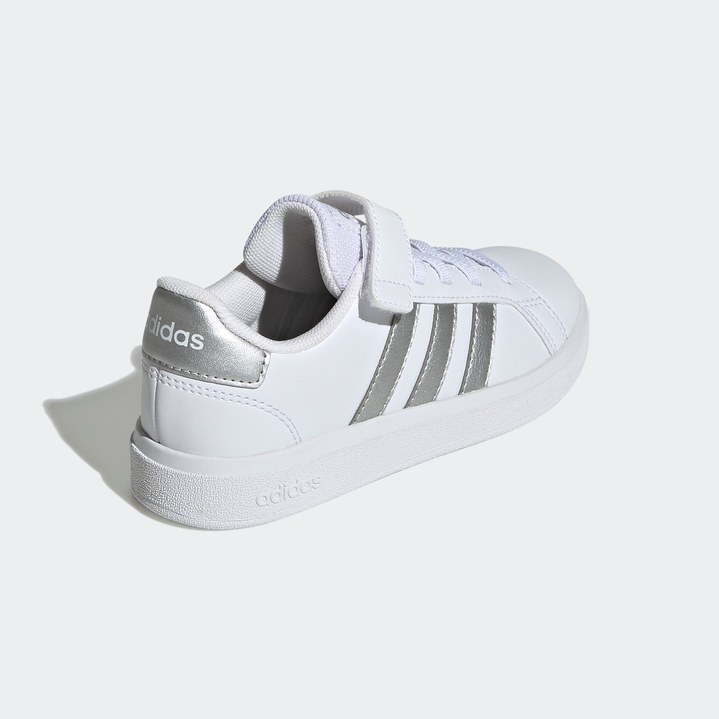adidas Sportswear Klettschuh »GRAND COURT COURT ELASTIC LACE AND TOP STRAP«, Design auf den Spuren des adidas Superstar