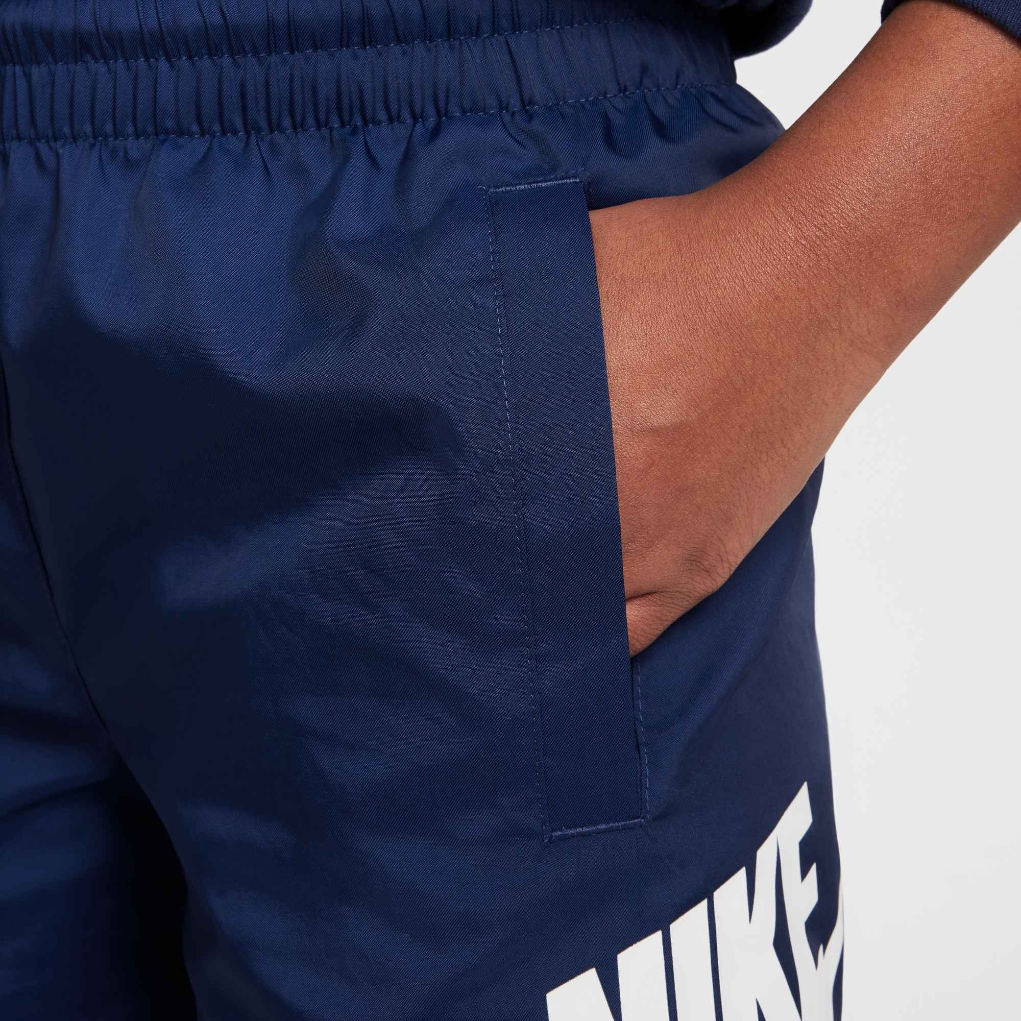 Nike Sportswear Trainingsshorts »K NSW CLUB WVN SHORT 6IN HBR«  für Kinder und Jugendliche, sportlicher Stil, ohne Verschluss