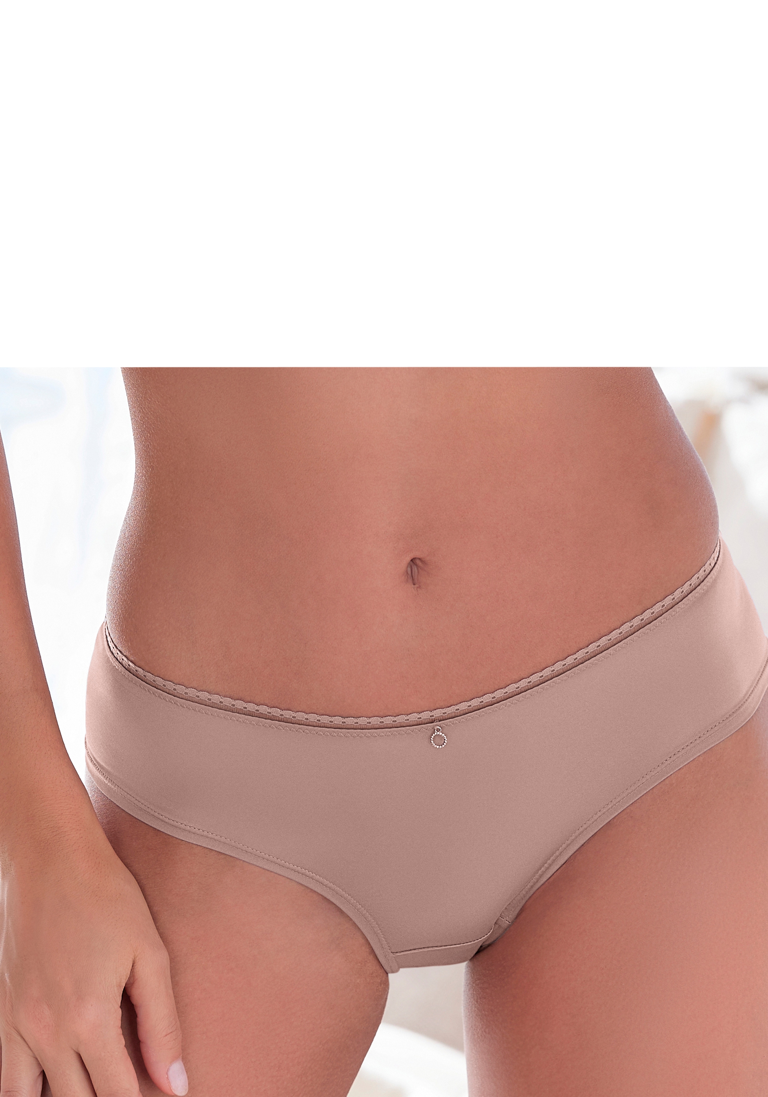 s.Oliver Panty "Elina" mit dezentem Ringdetail vorne mittig