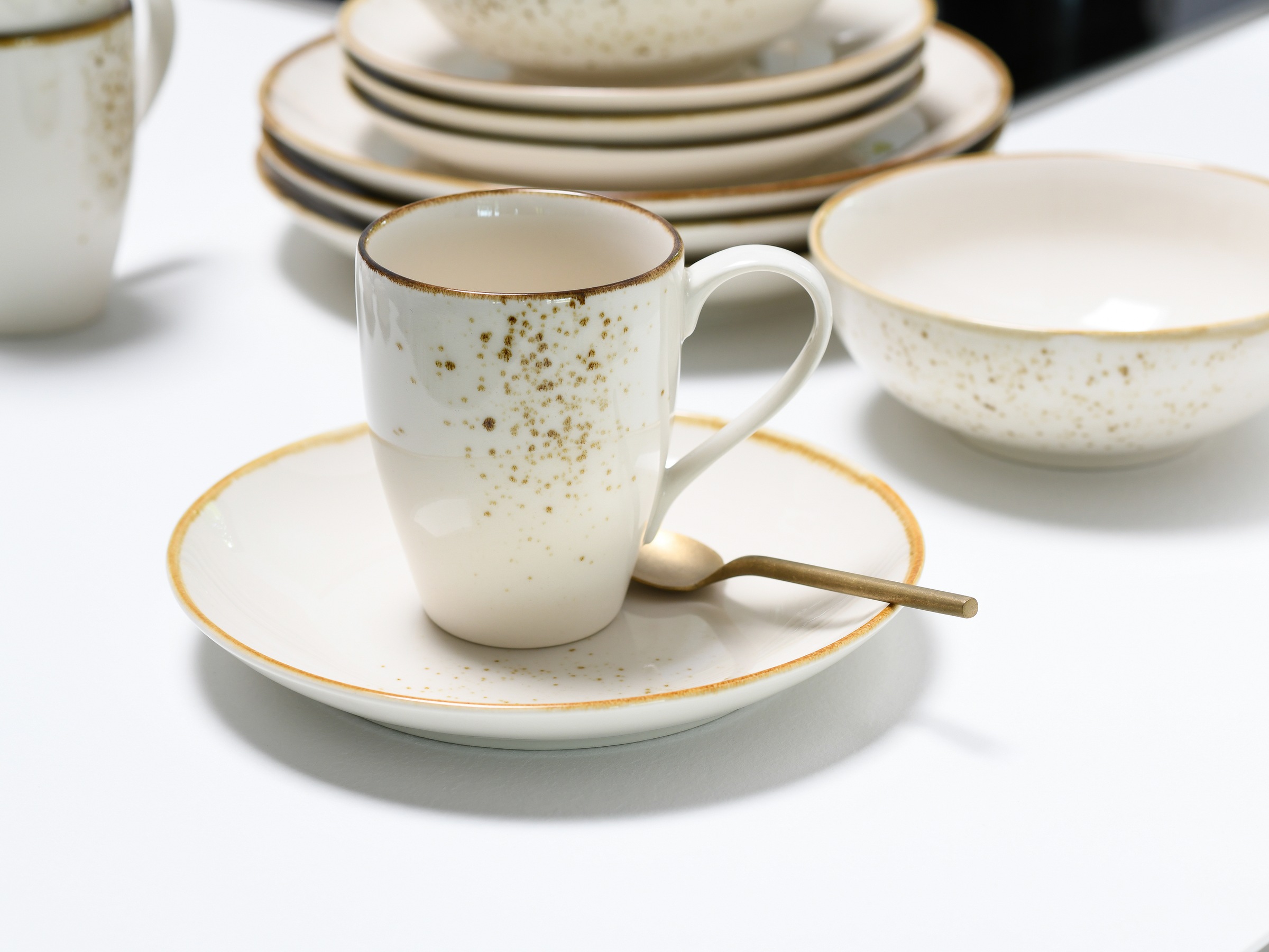 CreaTable Becher »Nature Collection Creme, Kaffeebecher 6-tlg« Naturverbundenes Design, Einzigartige Oberfläche