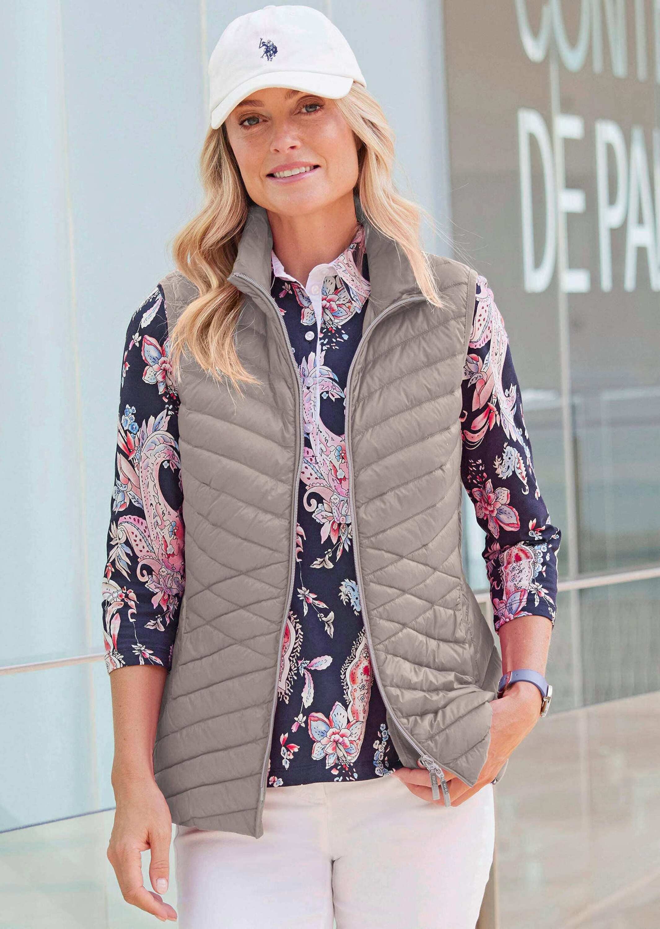 Thumbnail - GOLDNER Kurzweste "Kurzgröße Taillierte Daunenweste mit Stehkragen" Mit taillenformenden Steppmuster