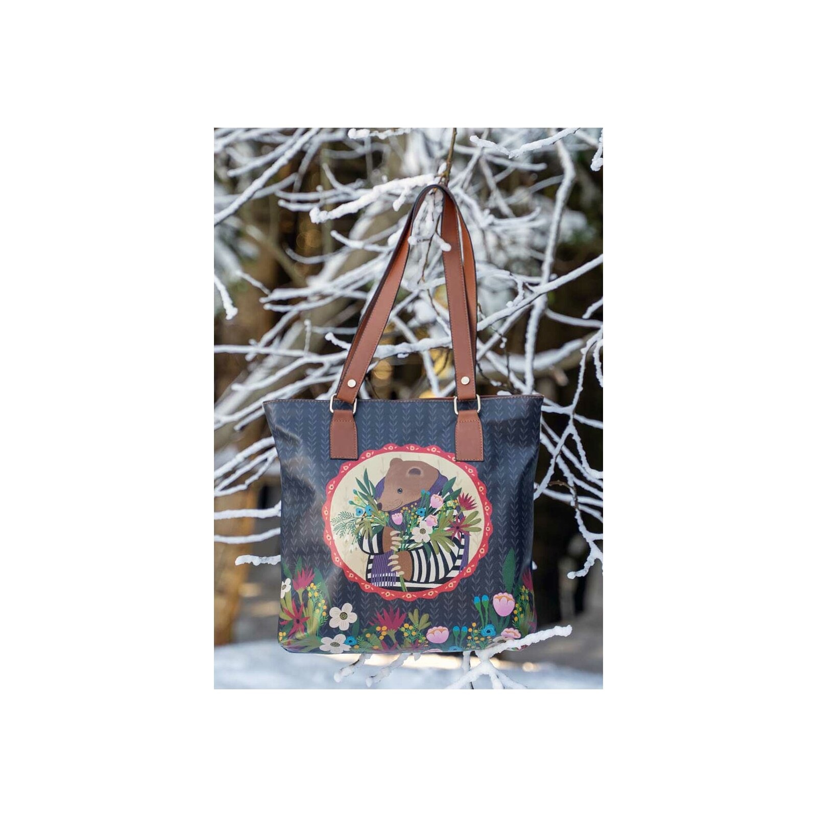DOGO Umhängetasche »Multi Pocket Bag Bear And Flowers Damen Handtaschen (Fashion) /«, Vegan