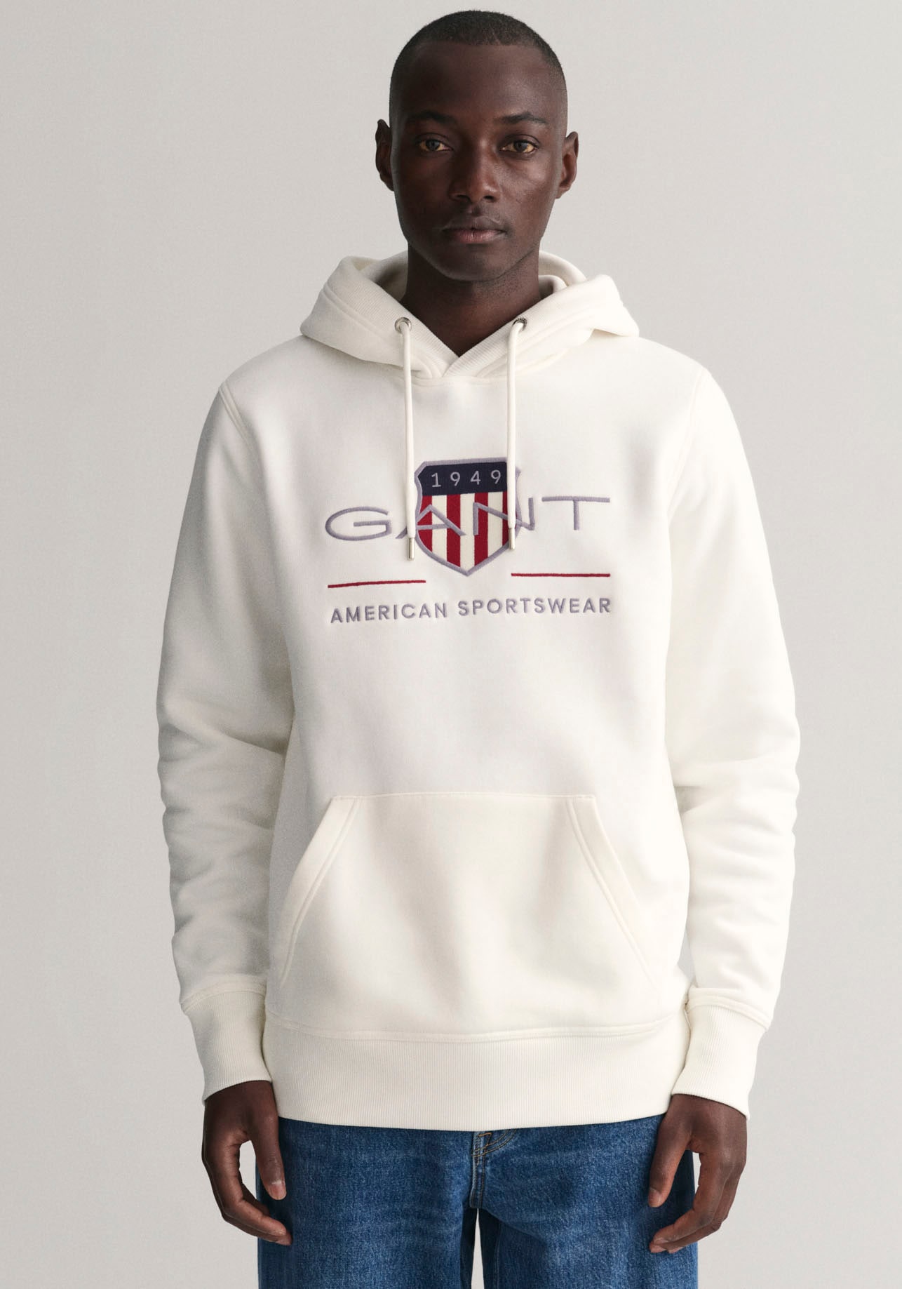 Gant Hoodie "REG ARCHIVE SHIELD HOODIE", mit modischer Logostickerei auf der Brust