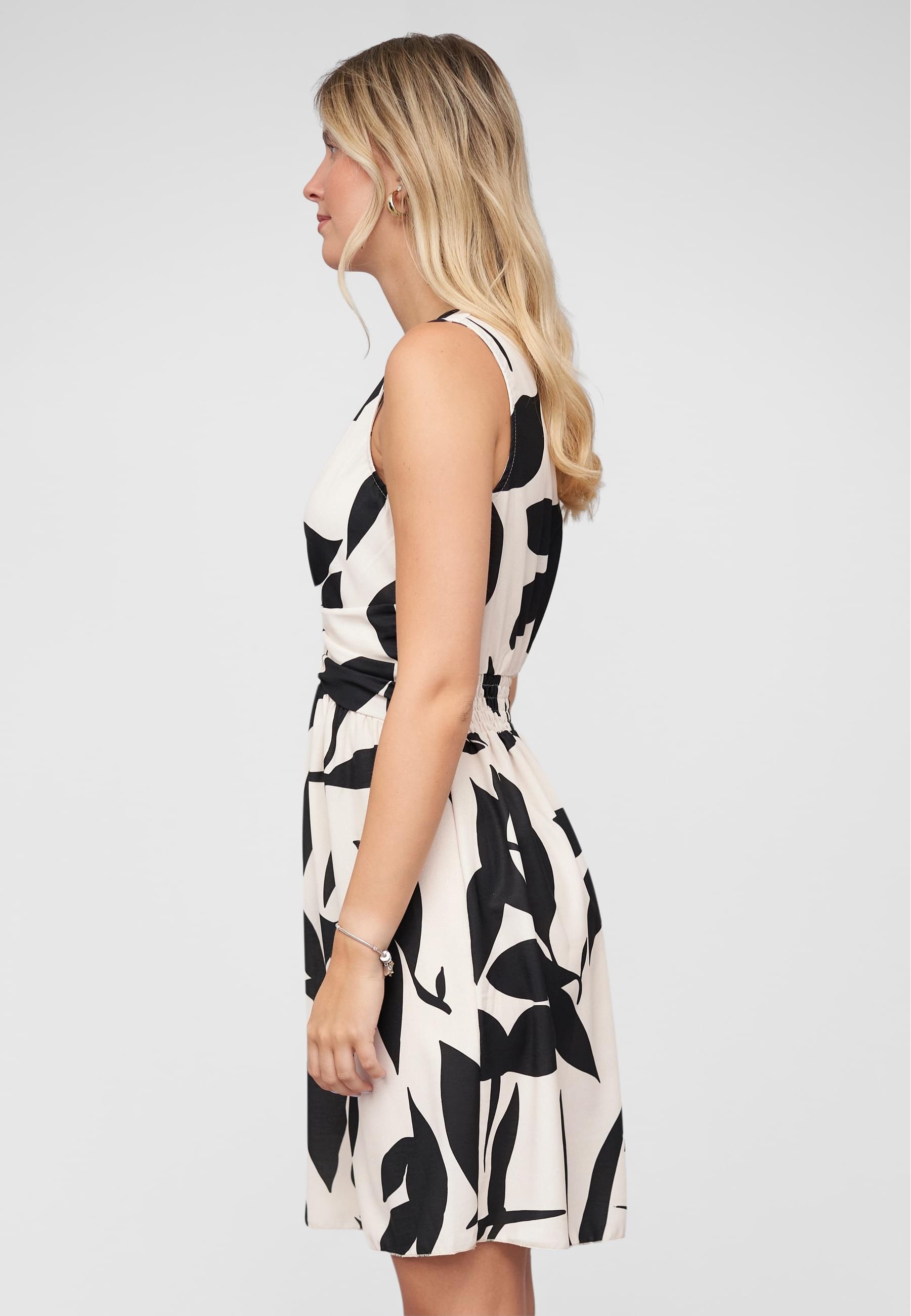 CLOUD 5IVE Shirtkleid »CLOUD 5IVE Dress with floral print« 1 Stk. tlg.