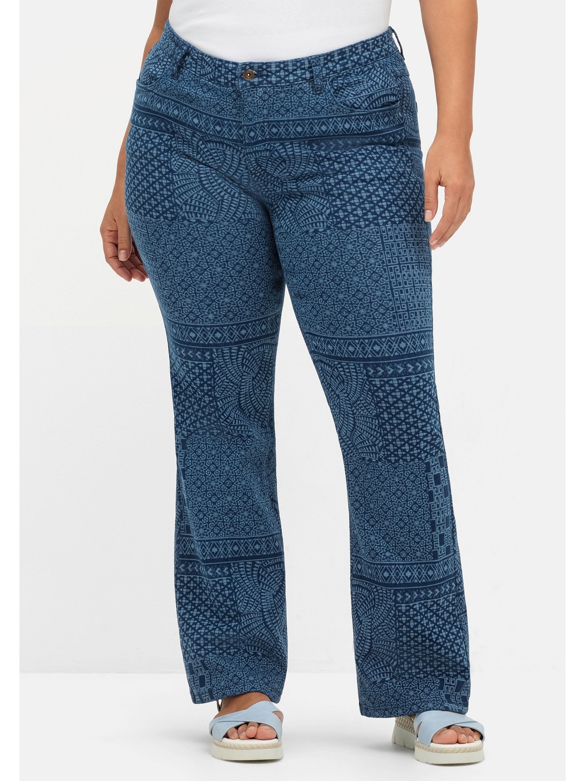Sheego Bootcut-Jeans »Große Größen«, mit Lasercut-Allovermuster