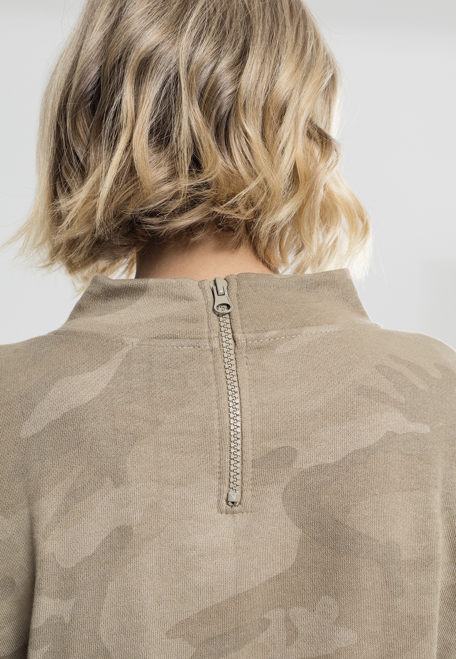 URBAN CLASSICS Sweatshirt »Urban Classics Damen Ladies Camo Turtleneck Crew«, (1 tlg.)