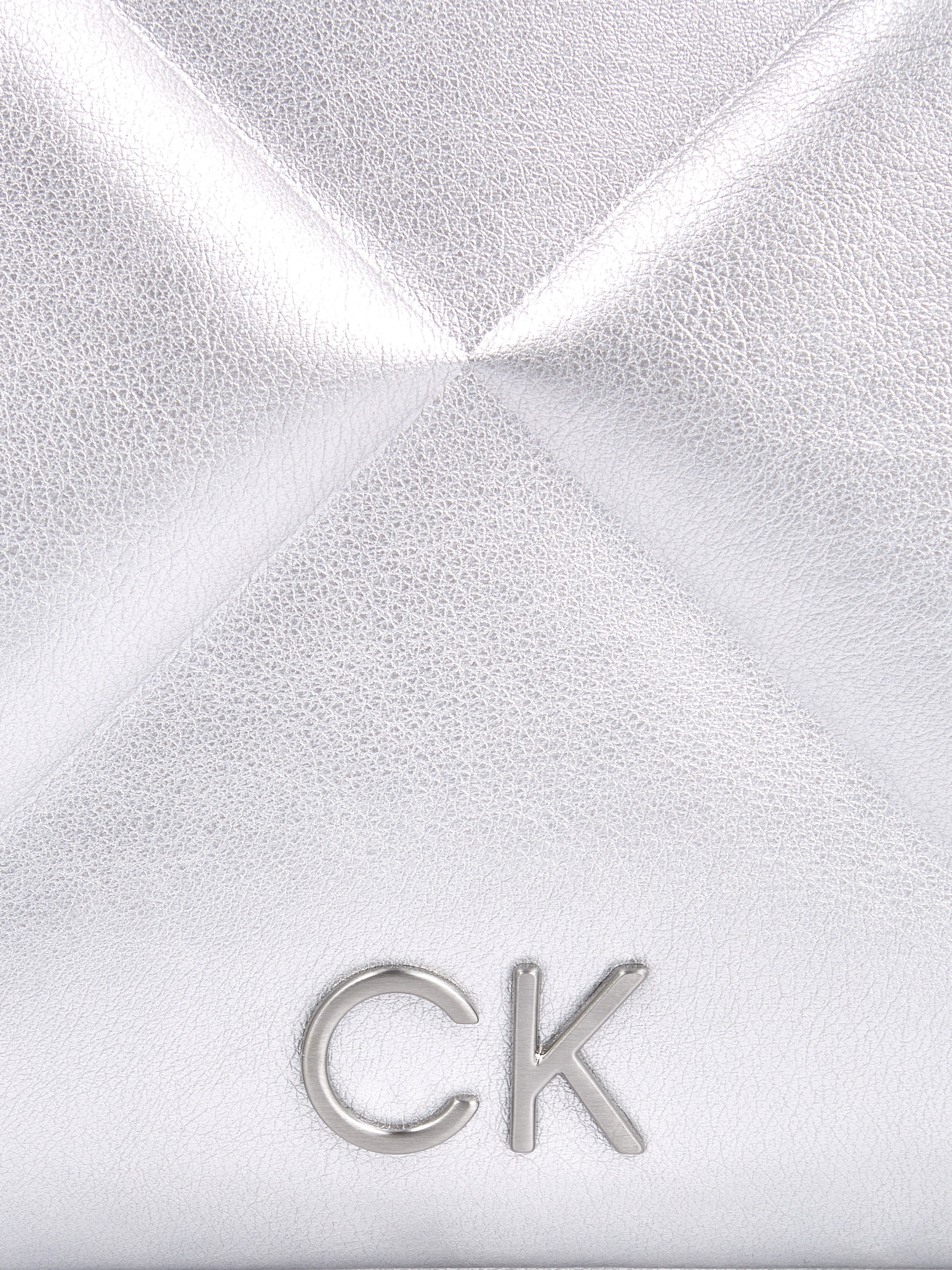 Calvin Klein Clutch »QUILT WRISTLET CLUTCH_MET«, in angesagtem Metalliclook