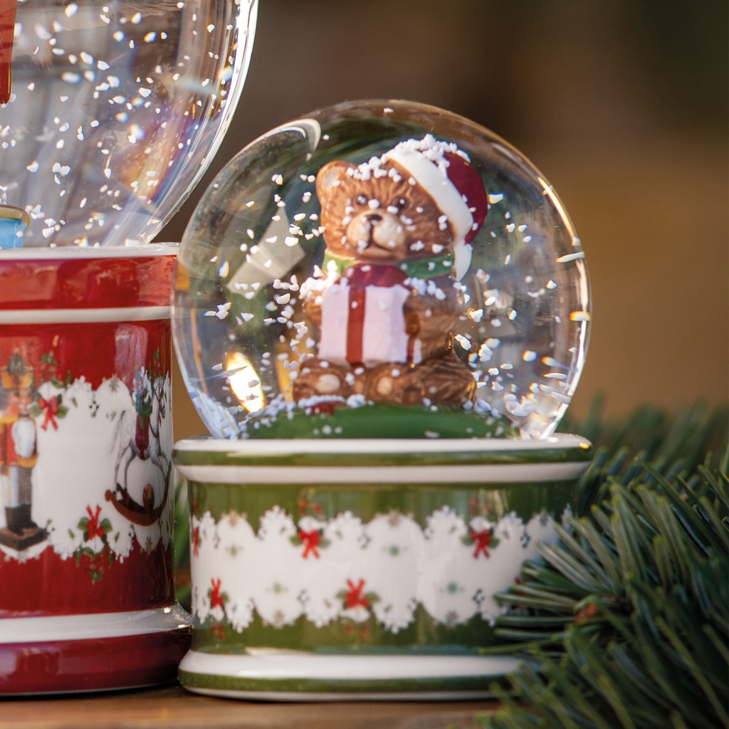 Villeroy & Boch Weihnachtsfigur »Schneekugel Bär Christmas Toys bunt«
