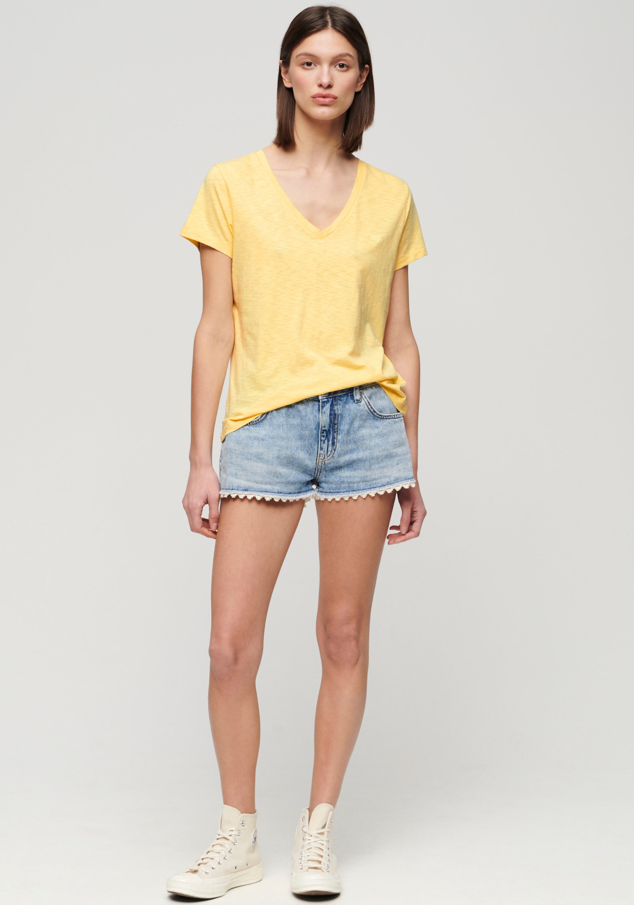 Thumbnail - Superdry V-Shirt "STUDIOS SLUB EMB VEE TEE" strukturiertes T-Shirt mit V-Ausschnitt und Stickerei