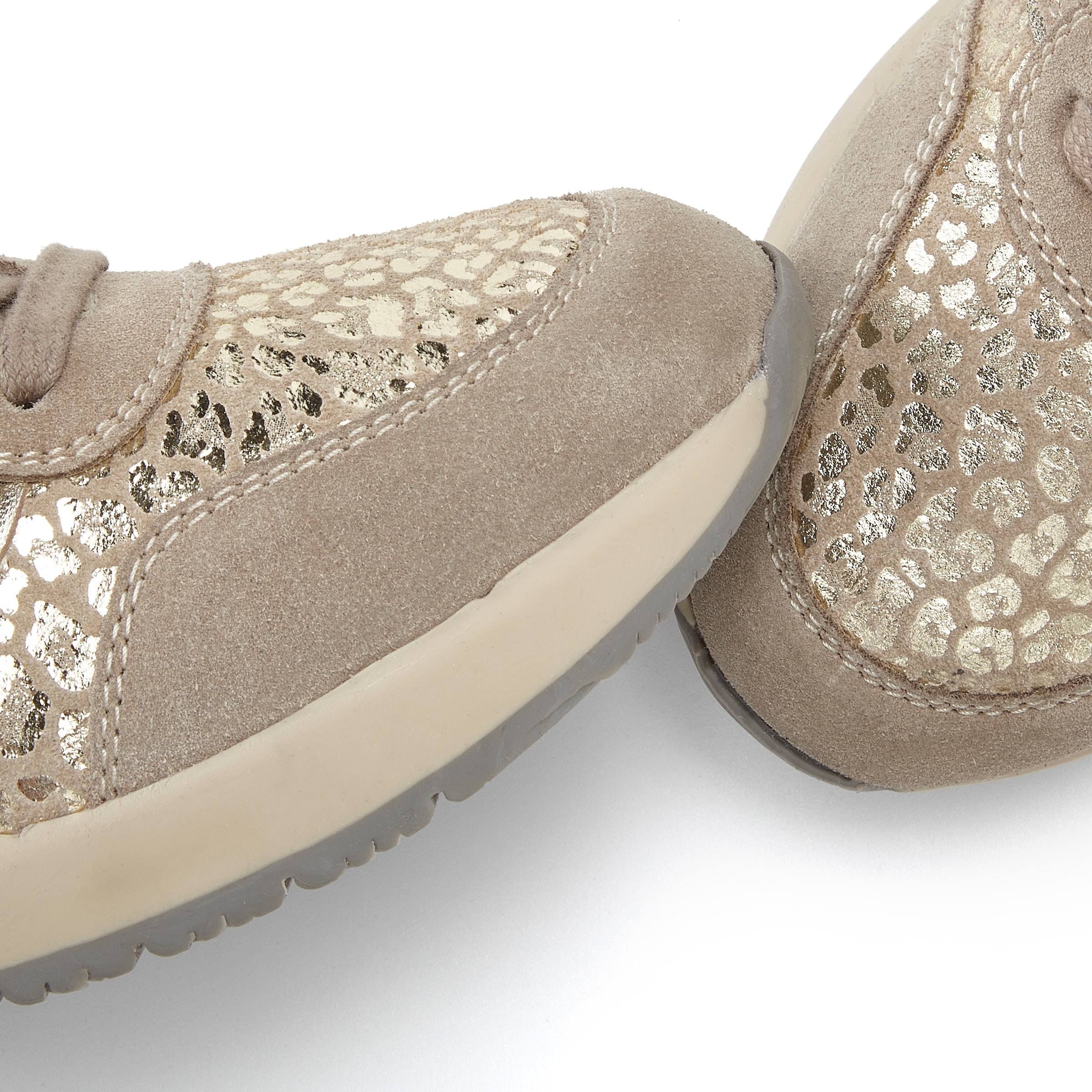 LASCANA Sneaker »Freizeitschuh, Halbschuh,«, aus Leder mit innenliegendem Keilabsatz und Leo-Druck